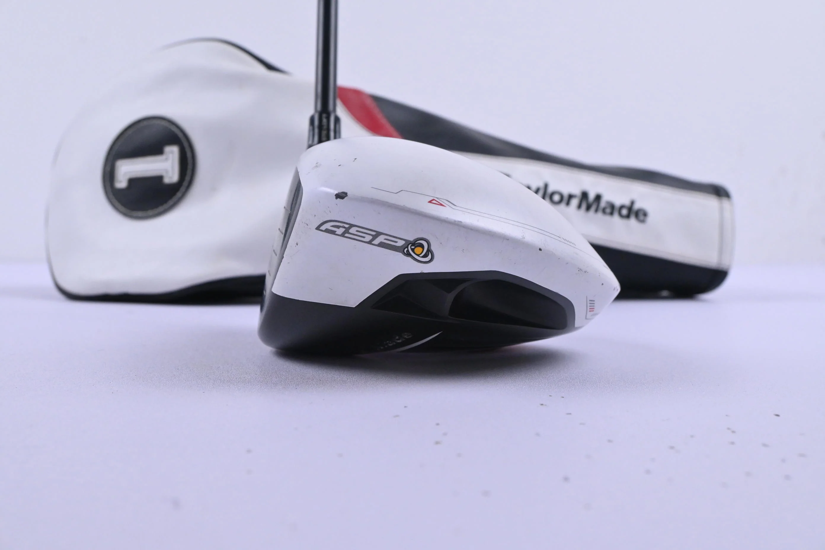 Taylormade R11 Driver / 10.5 Degree / Regular Flex Fujikura Blur 60 Shaft - Image 3