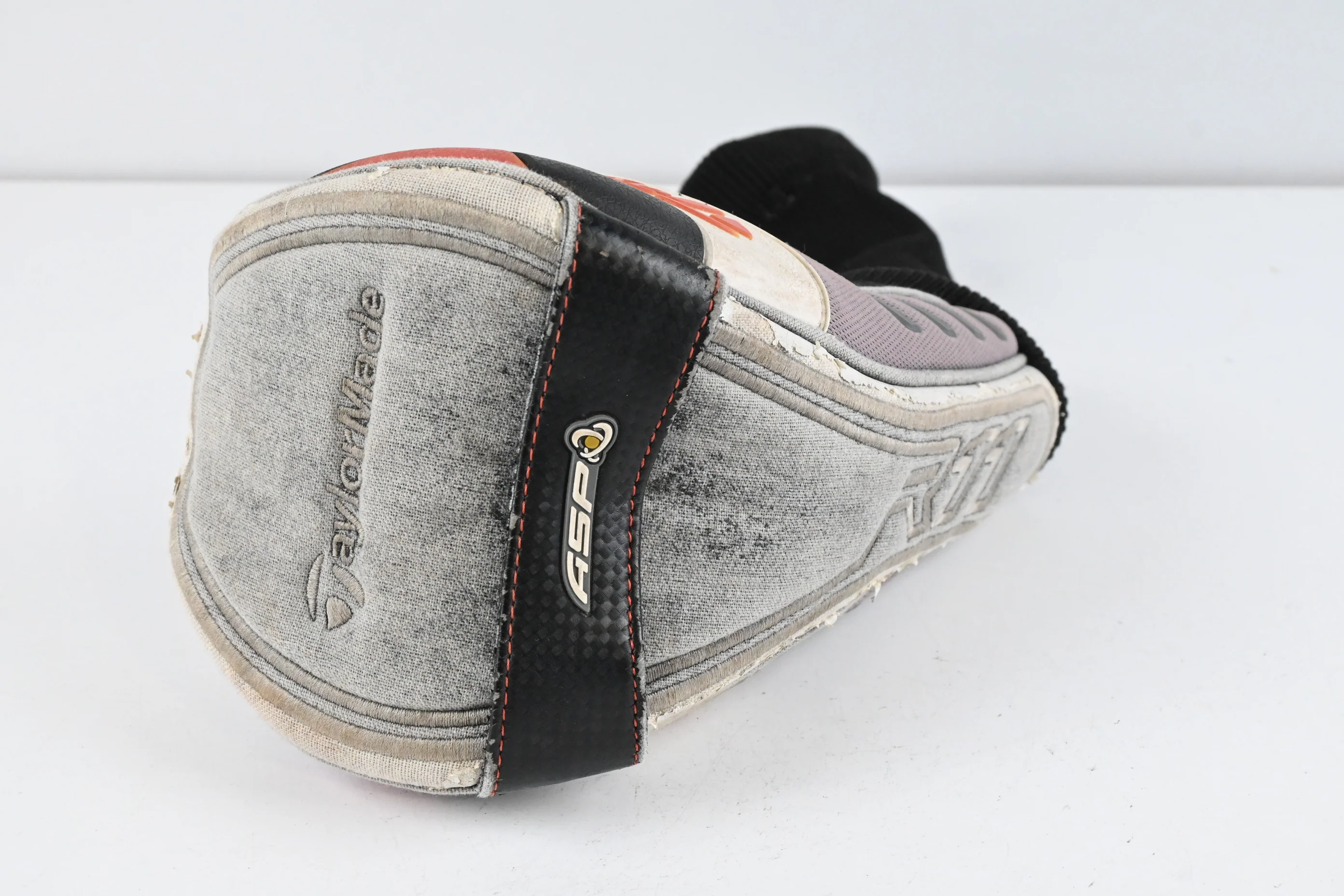 Taylormade R11 Driver / 9 Degree / Stiff Flex Fujikura Blur 60 Shaft - Image 9