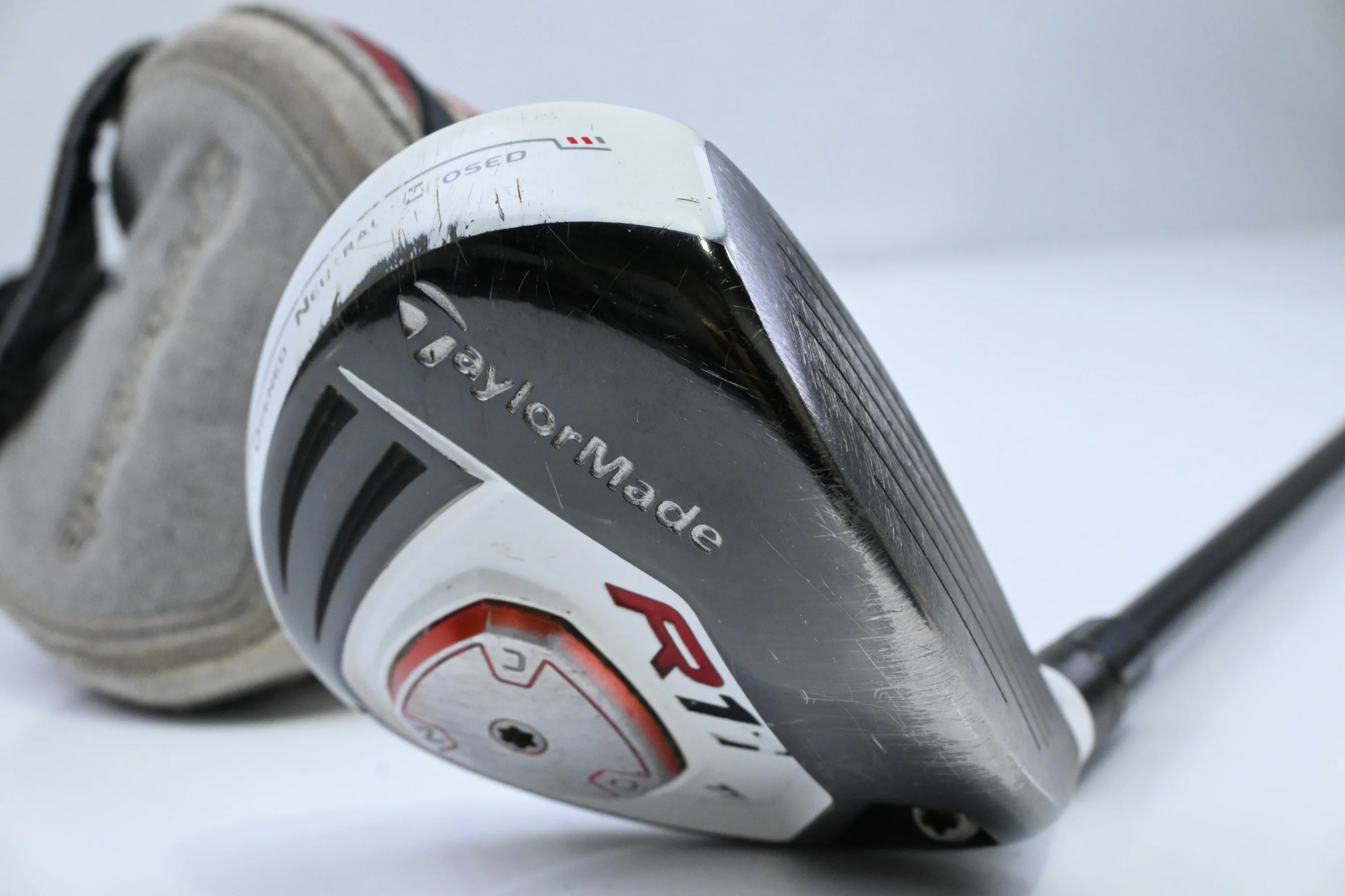 Taylormade R11 #5 Wood / 18 Degree / Regular Flex Fujikura Blur 60 Shaft