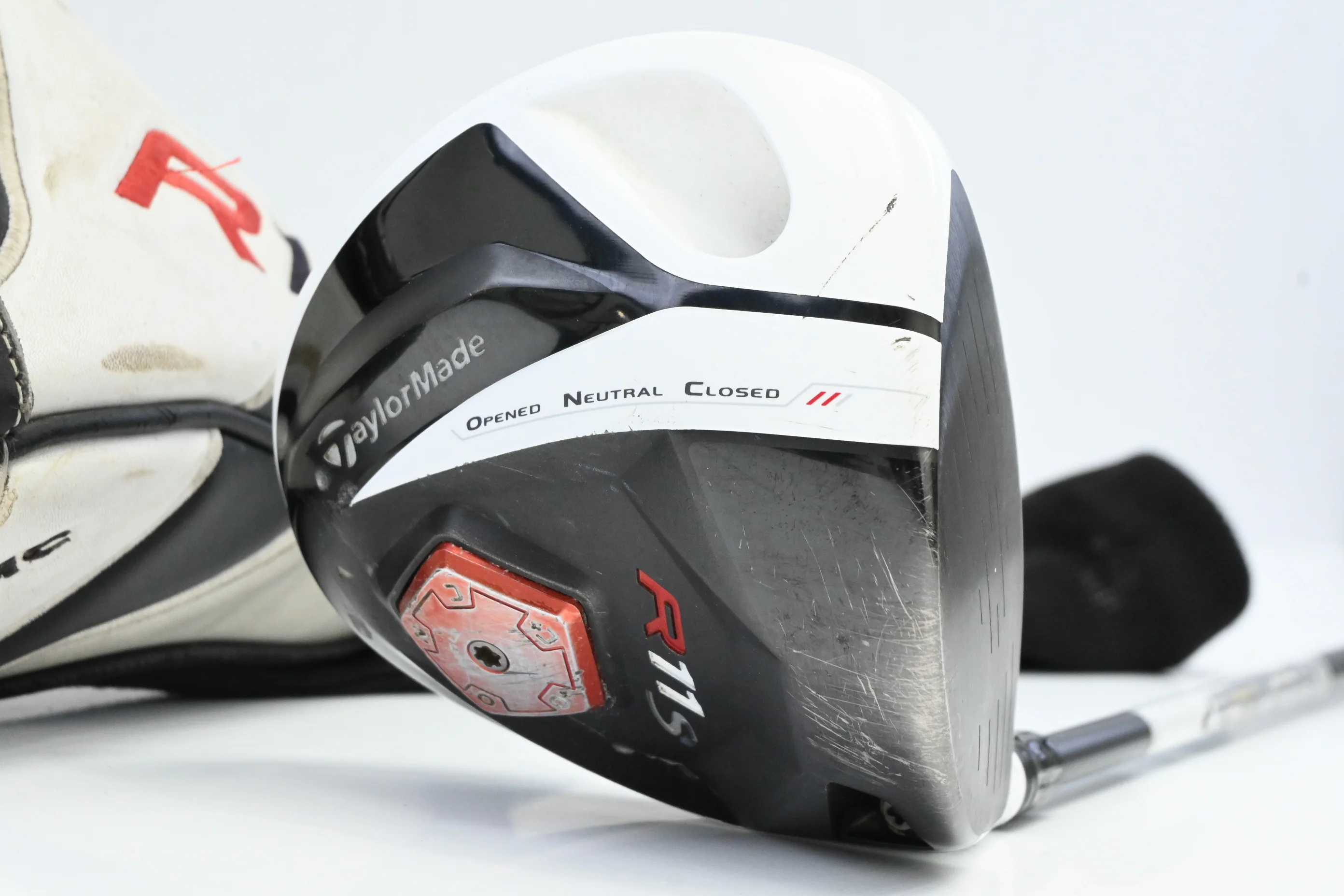 Taylormade R11S Driver / 9 Degree / Regular Flex Aldila RIP Phenom 60 Shaft