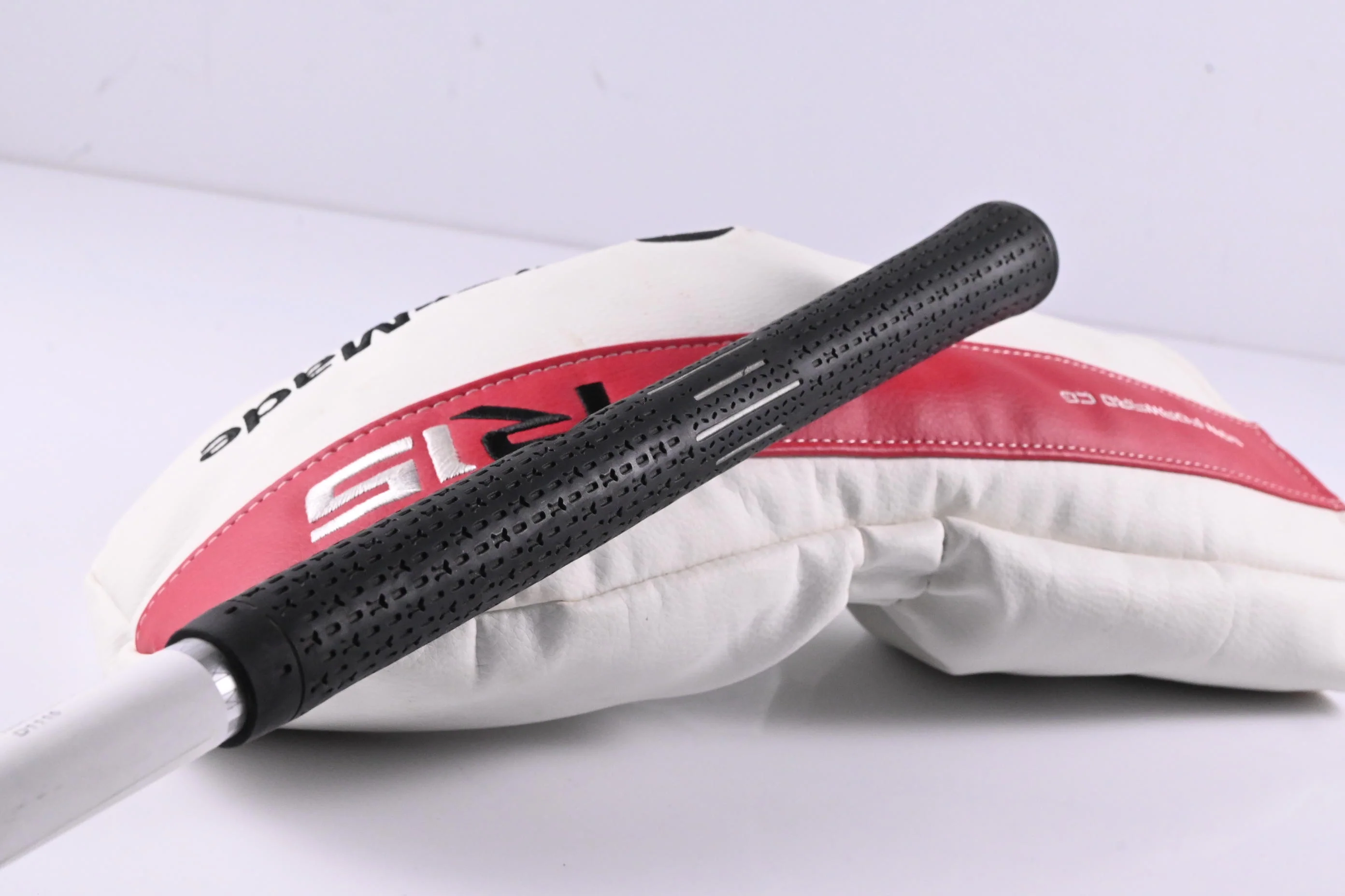 Taylormade R15 Driver / 10.5 Degree / Regular Flex Fujikura Speeder 57 Shaft - Image 9