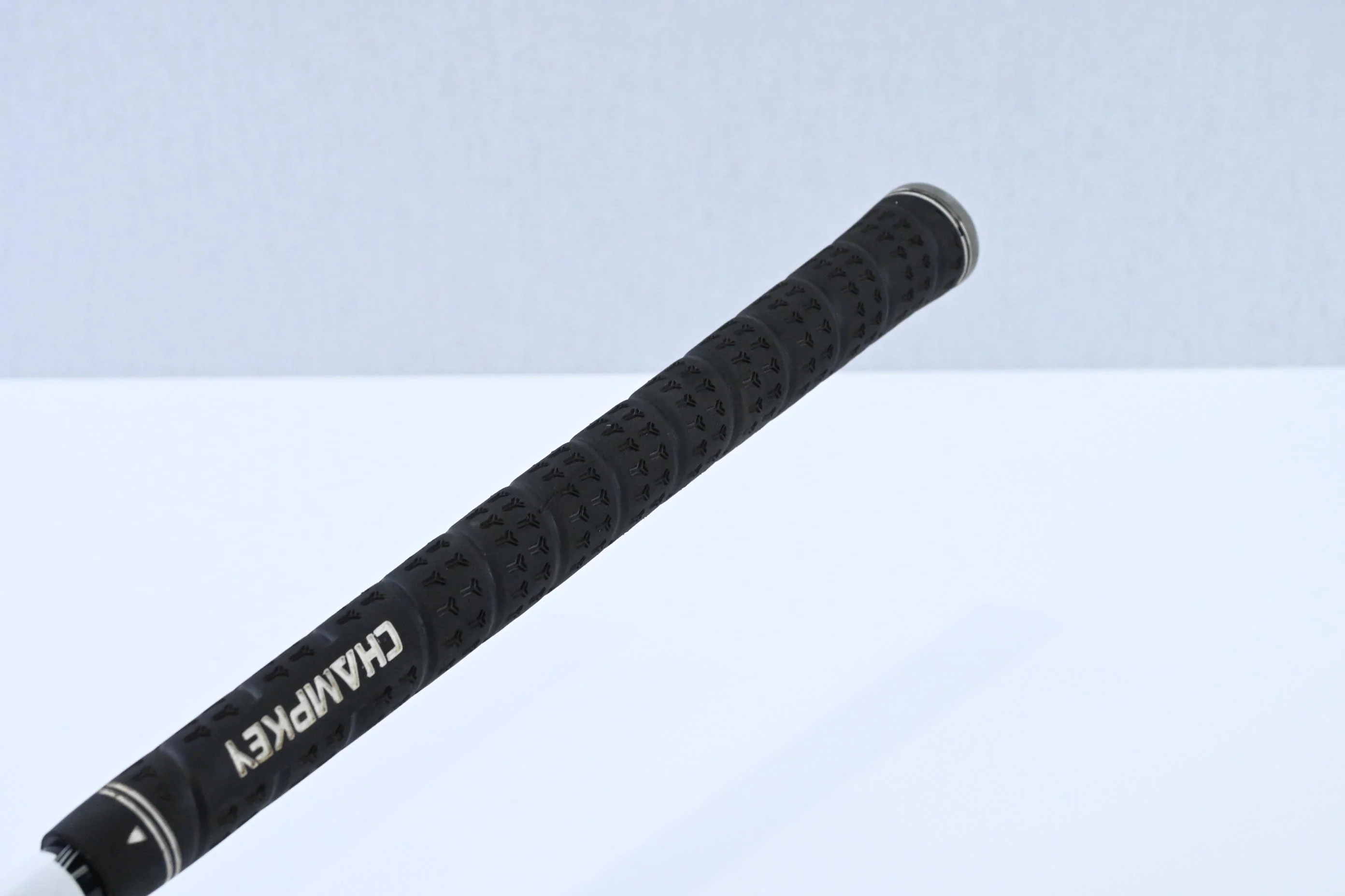 Taylormade R15 Driver / 10.5 Degree / X-Flex Kai'li White 60 Shaft - Image 8