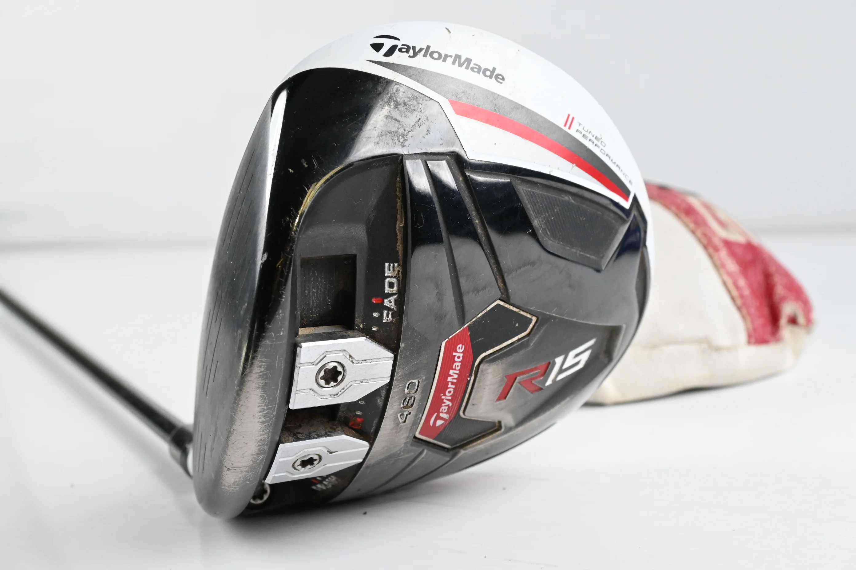 Left Hand Taylormade R15 Driver / 9.5 Degree / Regular Flex Fujikura Pro 50