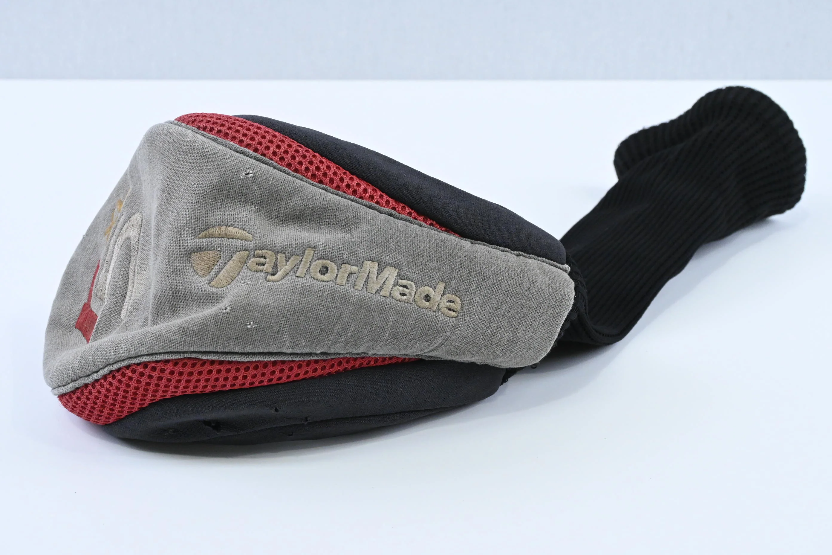 Taylormade R5 XL Driver / 10.5 Degree / Regular Flex Fujikura HyperLite XL Shaft - Image 10