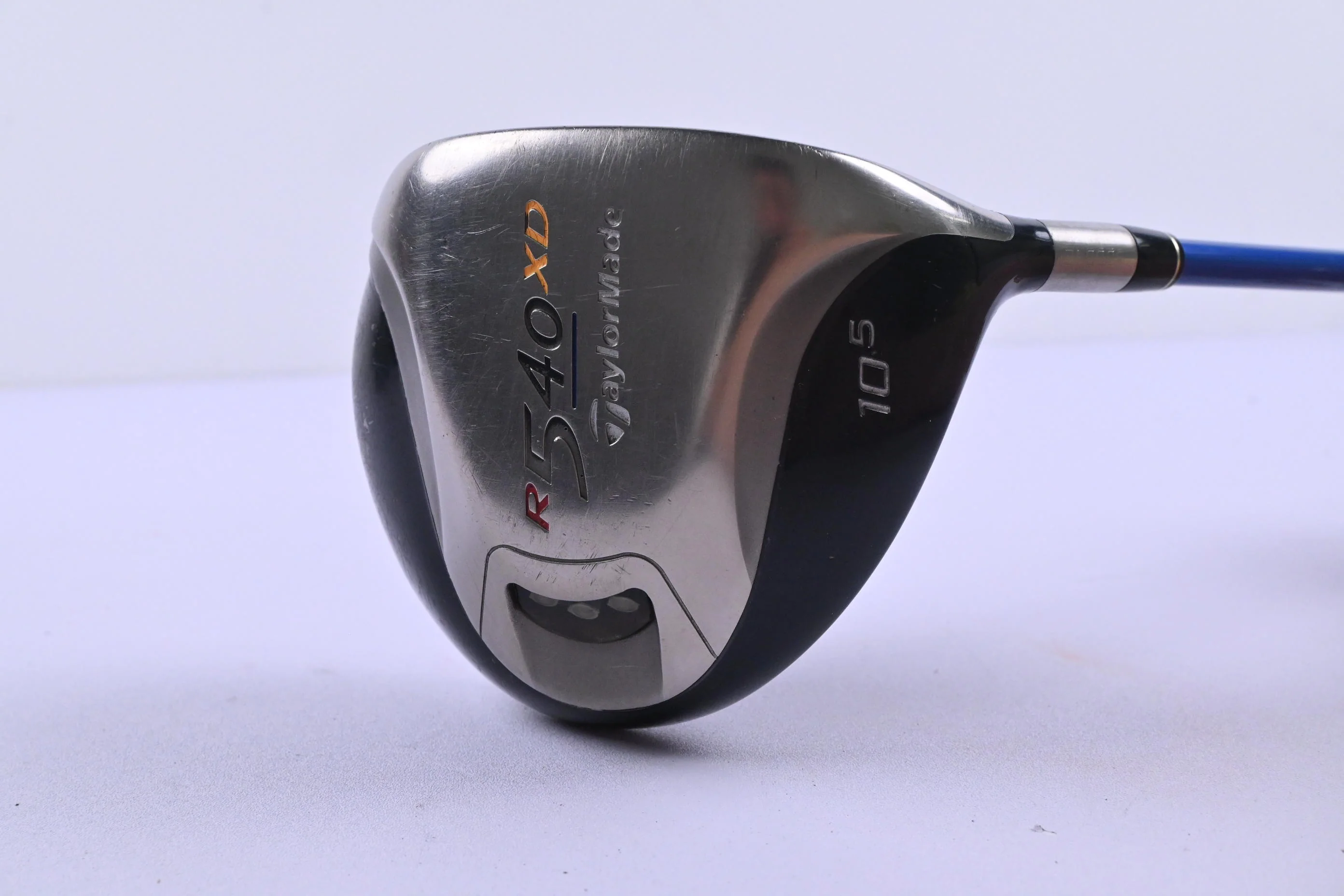 Taylormade R540 XD Driver / 10.5 Degree / Regular Flex Grafalloy Blue Shaft - Image 2