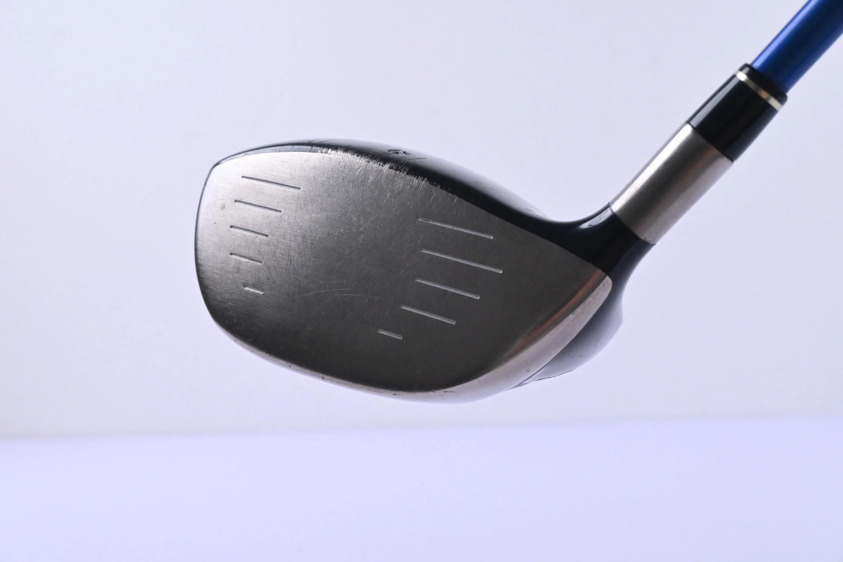 Taylormade R540 XD Driver / 10.5 Degree / Regular Flex Grafalloy Blue Shaft - Image 4