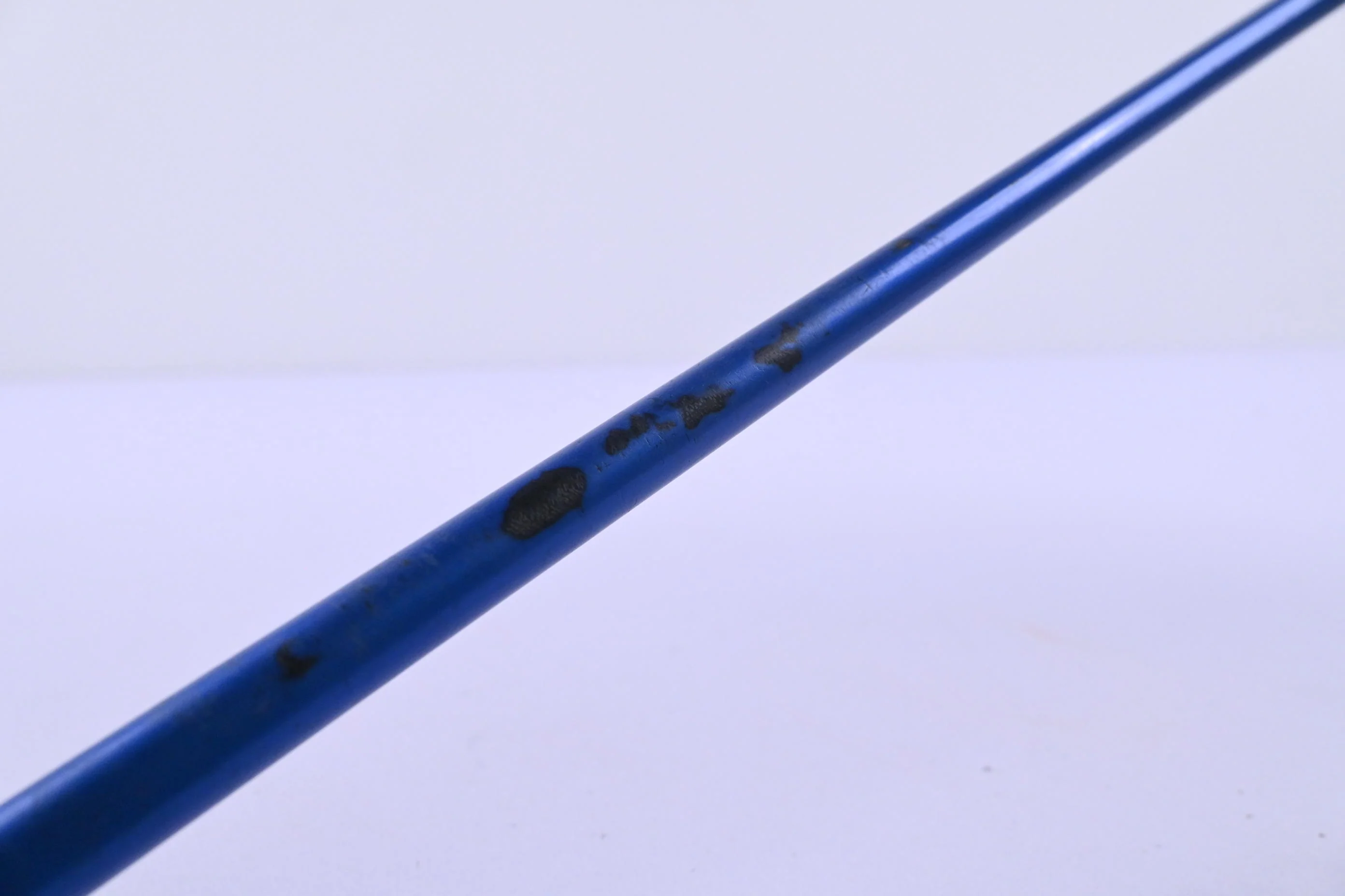 Taylormade R540 XD Driver / 10.5 Degree / Regular Flex Grafalloy Blue Shaft - Image 9