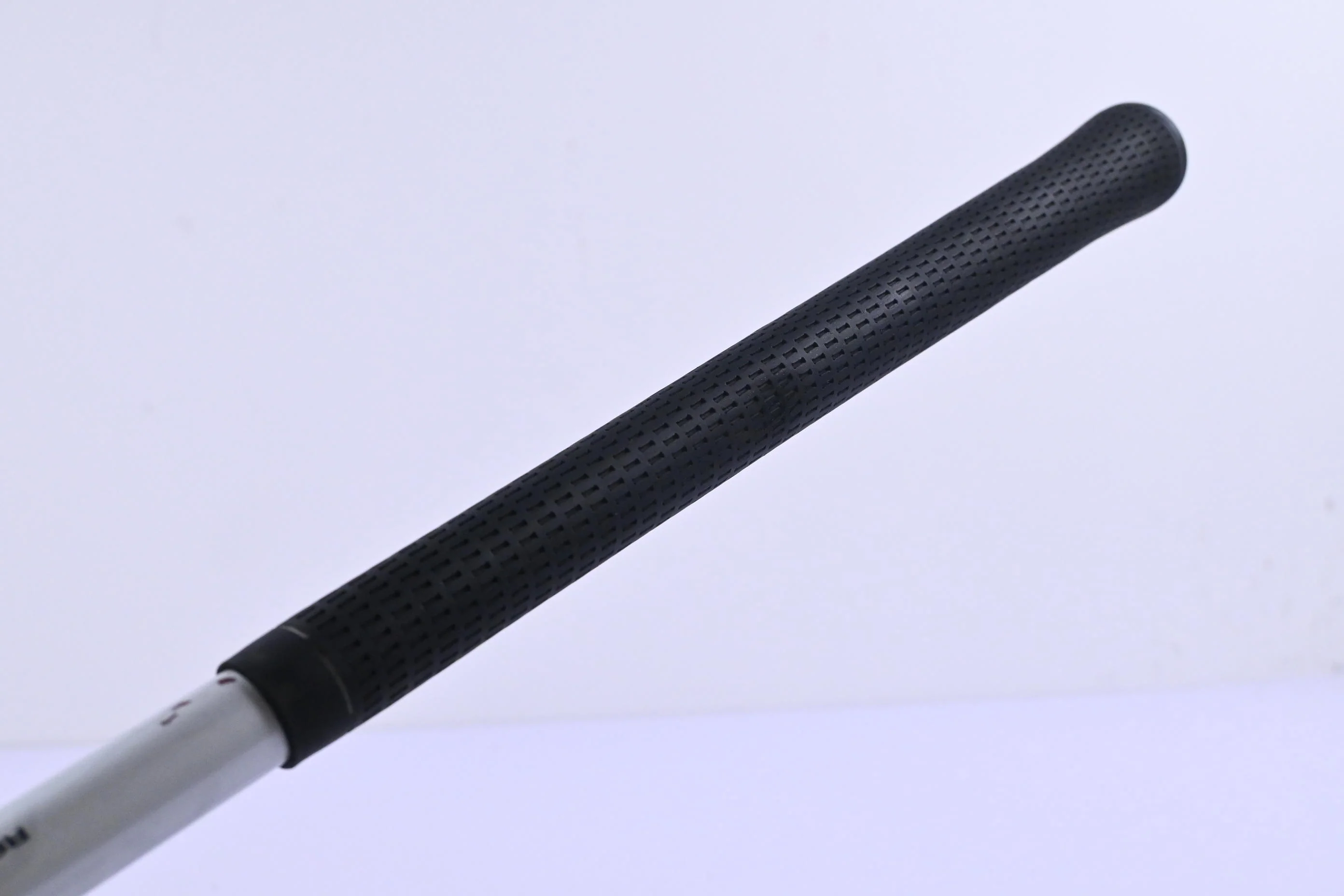 Taylormade R9 460 Driver / 10.5 Degree / Regular Flex Aldila REAX 60 Shaft - Image 8