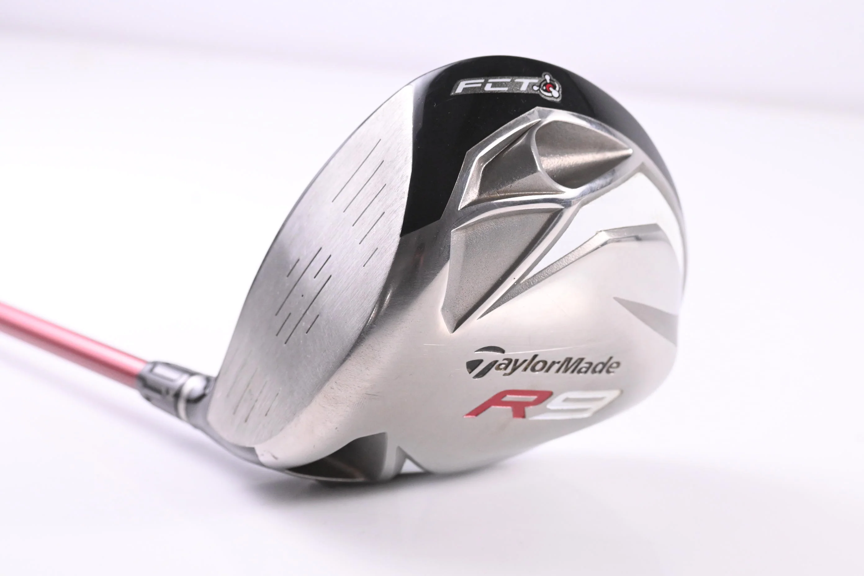 Left Hand Taylormade R9 Driver / 10.5 Degree / Regular Flex Fujikura Motore 65