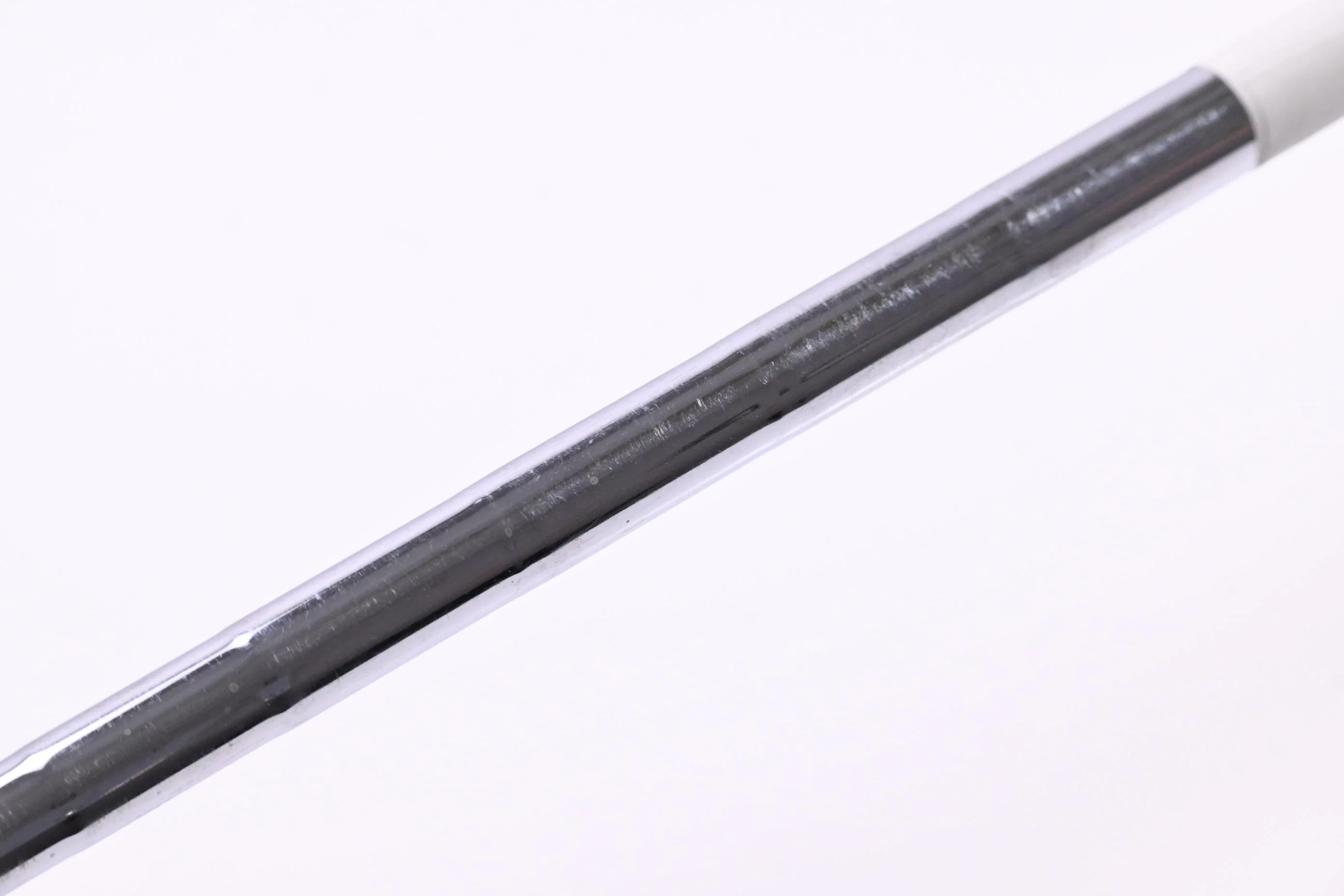 Taylormade R9 #4 Iron / 22 Degree / Regular Flex Steel Shaft - Image 4