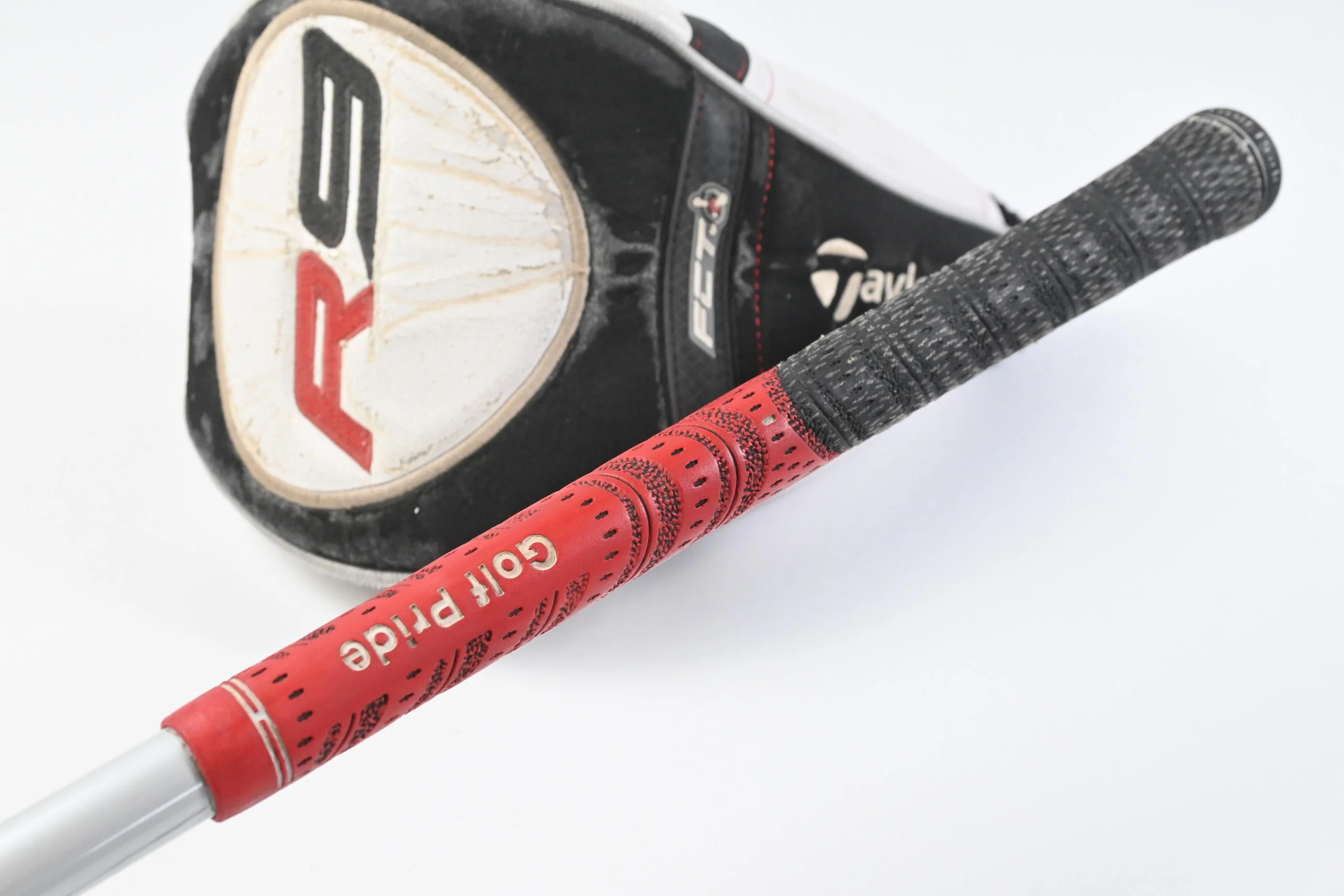 Taylormade R9 Supertri Driver / 9.5 Degree / Stiff Flex Fujikura Motore 60 Shaft - Image 8