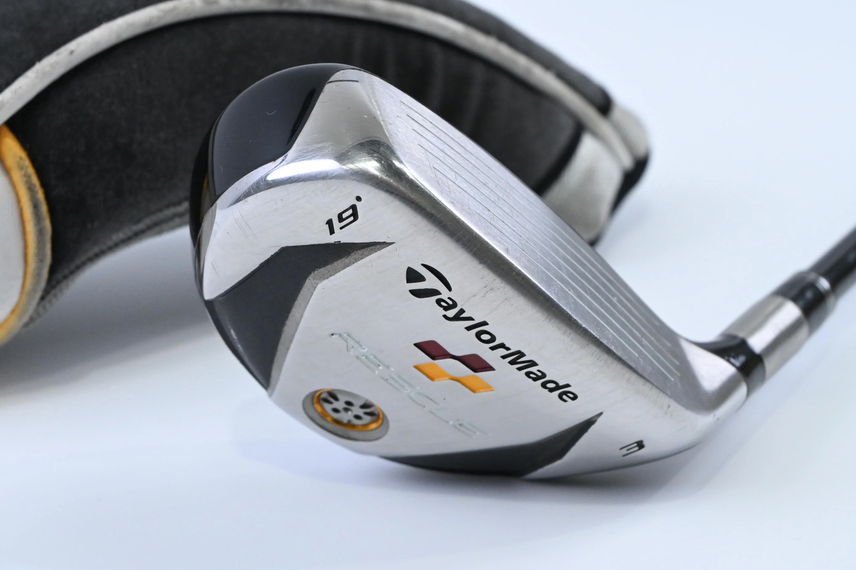 Taylormade Rescue 2009 #3 Hybrid / 19 Degree / Stiff Flex Aldila Reax 65 Shaft