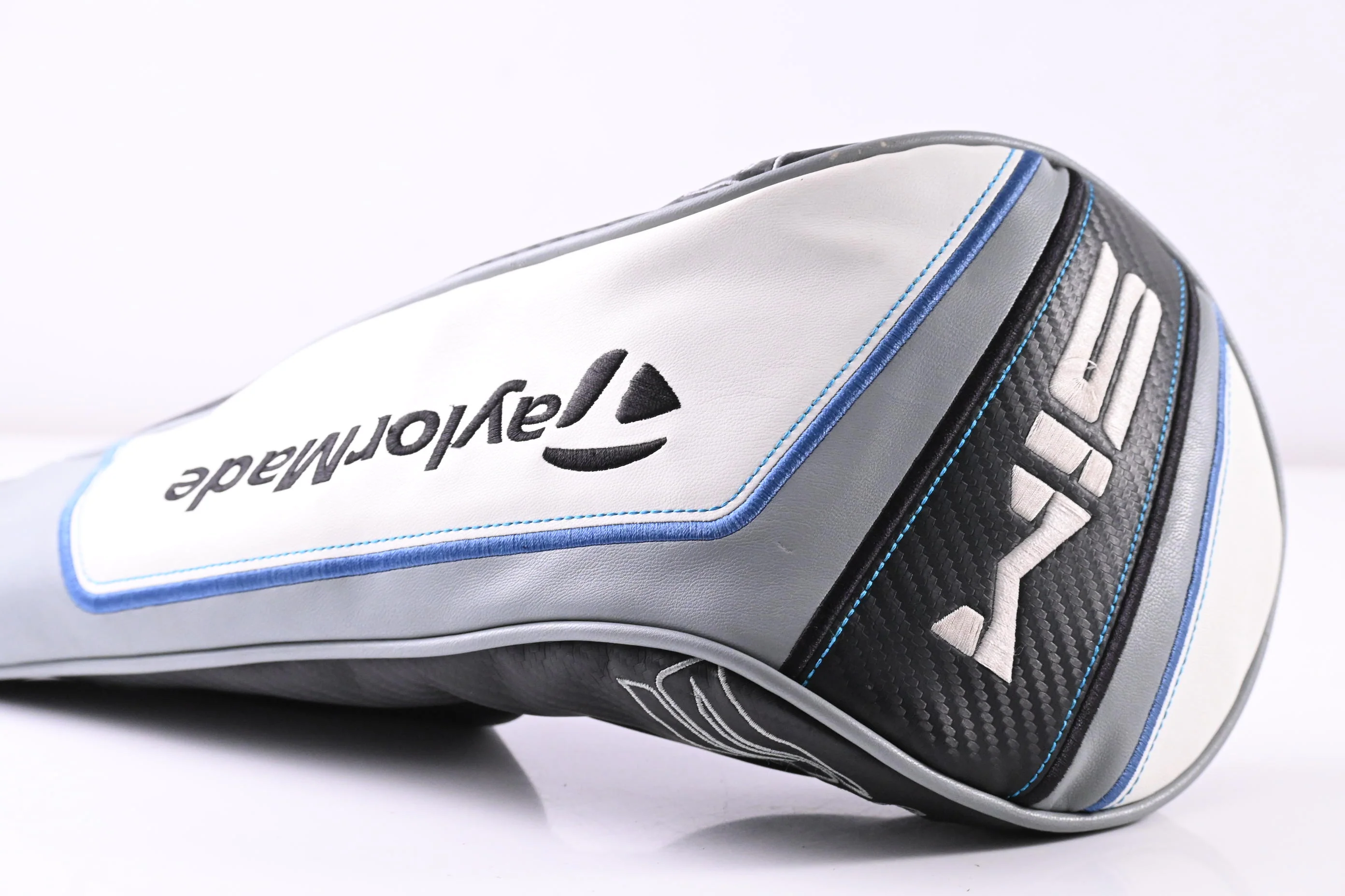 Taylormade SIM Driver / 10.5 Degree / Stiff Flex Fujikura Ventus Blue 6 Shaft - Image 9