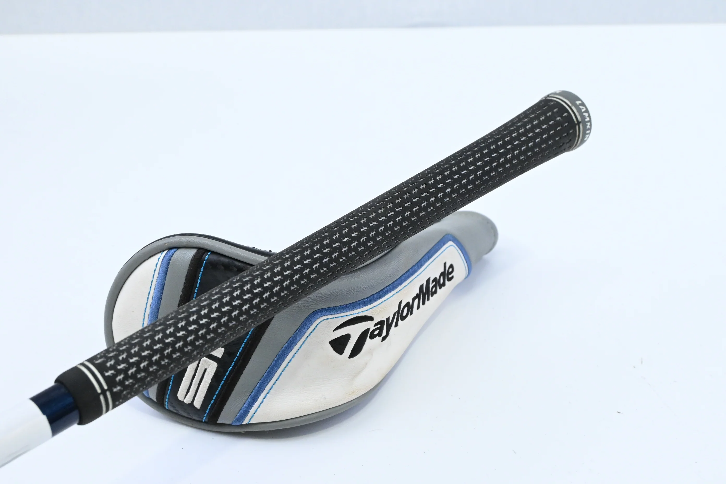 Taylormade SIM Max #3 Hybrid / 19 Degree / Stiff Flex Fujikura Ventus Blue 7 - Image 8