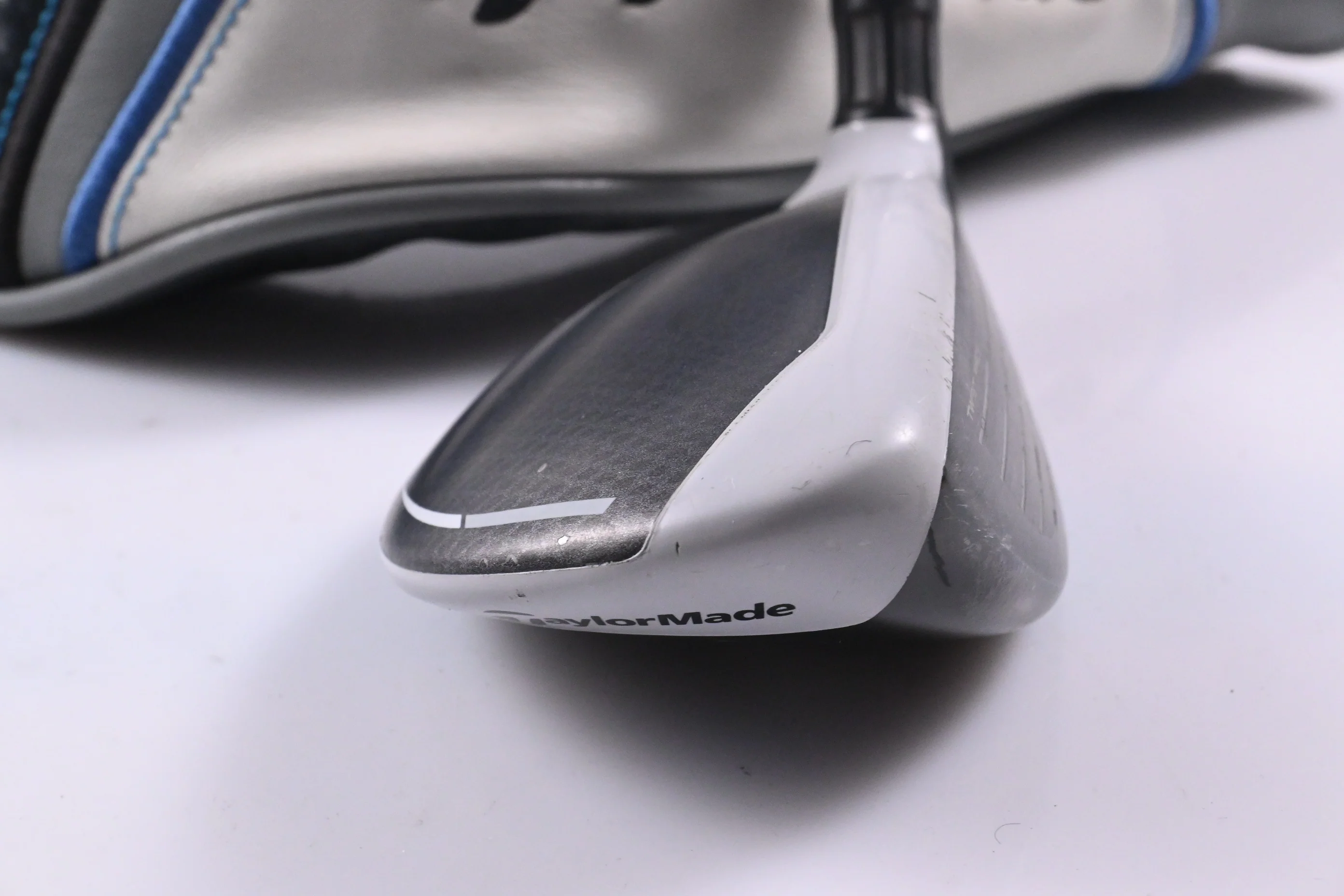 Taylormade SIM Max #4 Hybrid / 22 Degree / Stiff Flex Ventus Blue 7 Shaft - Image 3