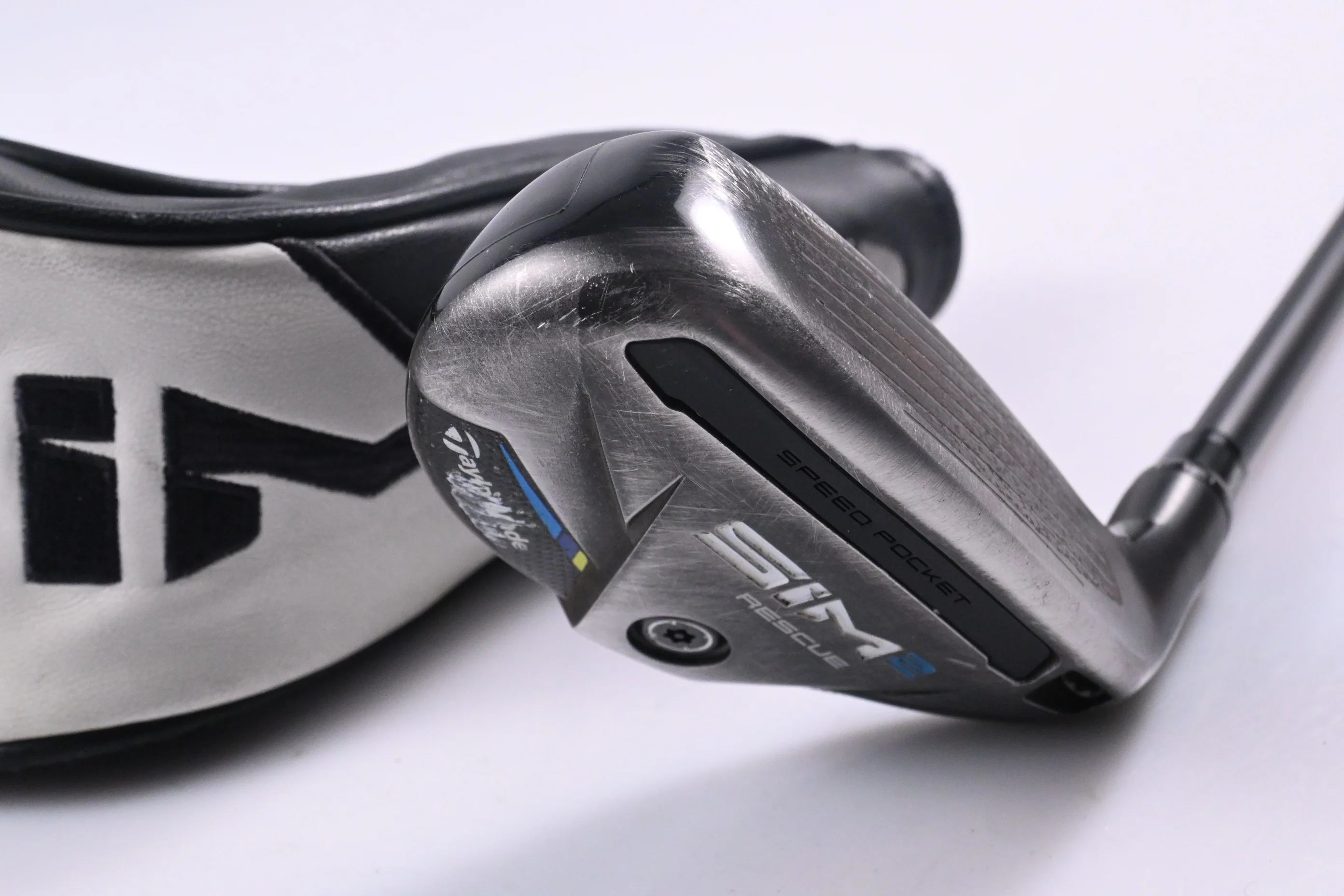 Taylormade SIM2 #3 Hybrid / 19.5 Degree / Stiff Flex Ventus Blue 7 Shaft
