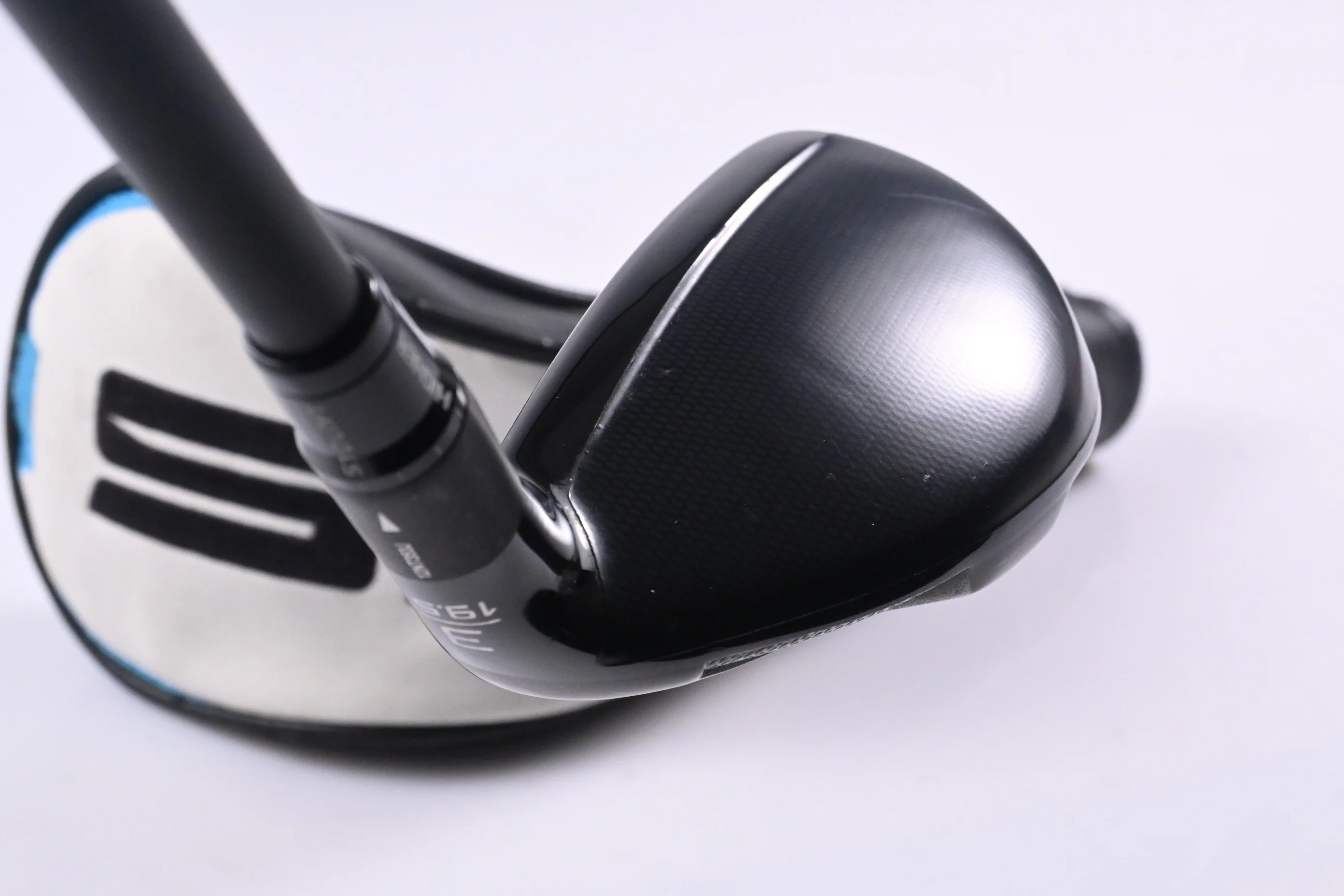 Taylormade SIM2 #3 Hybrid / 19.5 Degree / Stiff Flex Ventus Blue 7 Shaft - Image 5