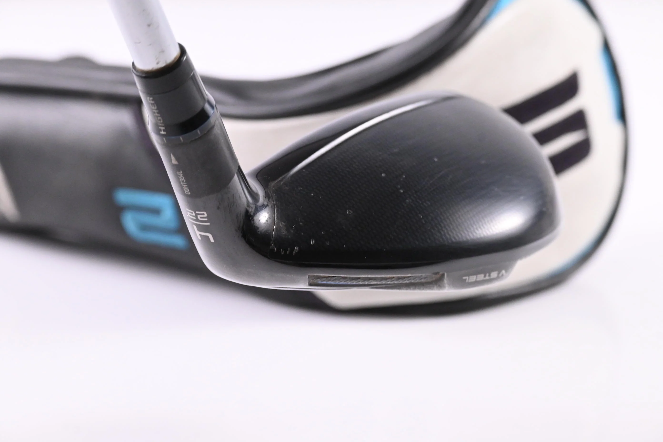Taylormade SIM2 #4 Hybrid / 22 Degree / Senior Flex Fujikura Vista Pro 50 Shaft - Image 5