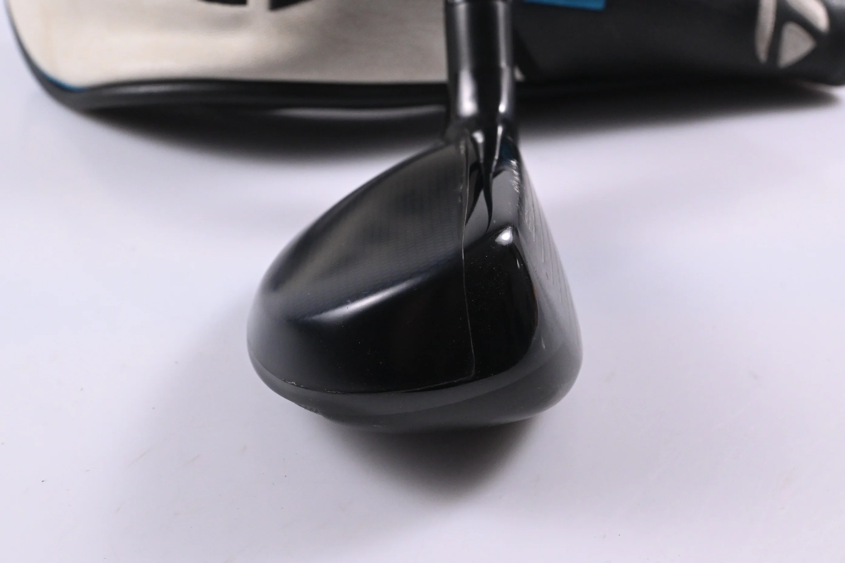 Taylormade SIM2 #3 Hybrid / 19.5 Degree / Stiff Flex Tensei AV Blue 80 HY Shaft - Image 3