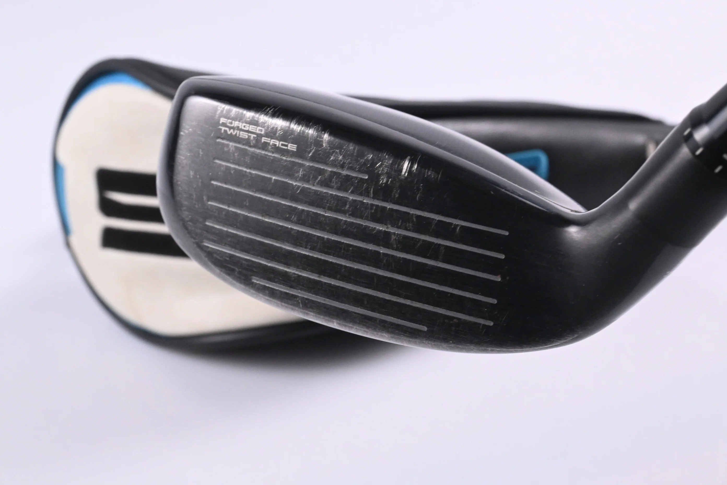 Taylormade SIM2 #3 Hybrid / 19.5 Degree / Stiff Flex Tensei AV Blue 80 HY Shaft - Image 4