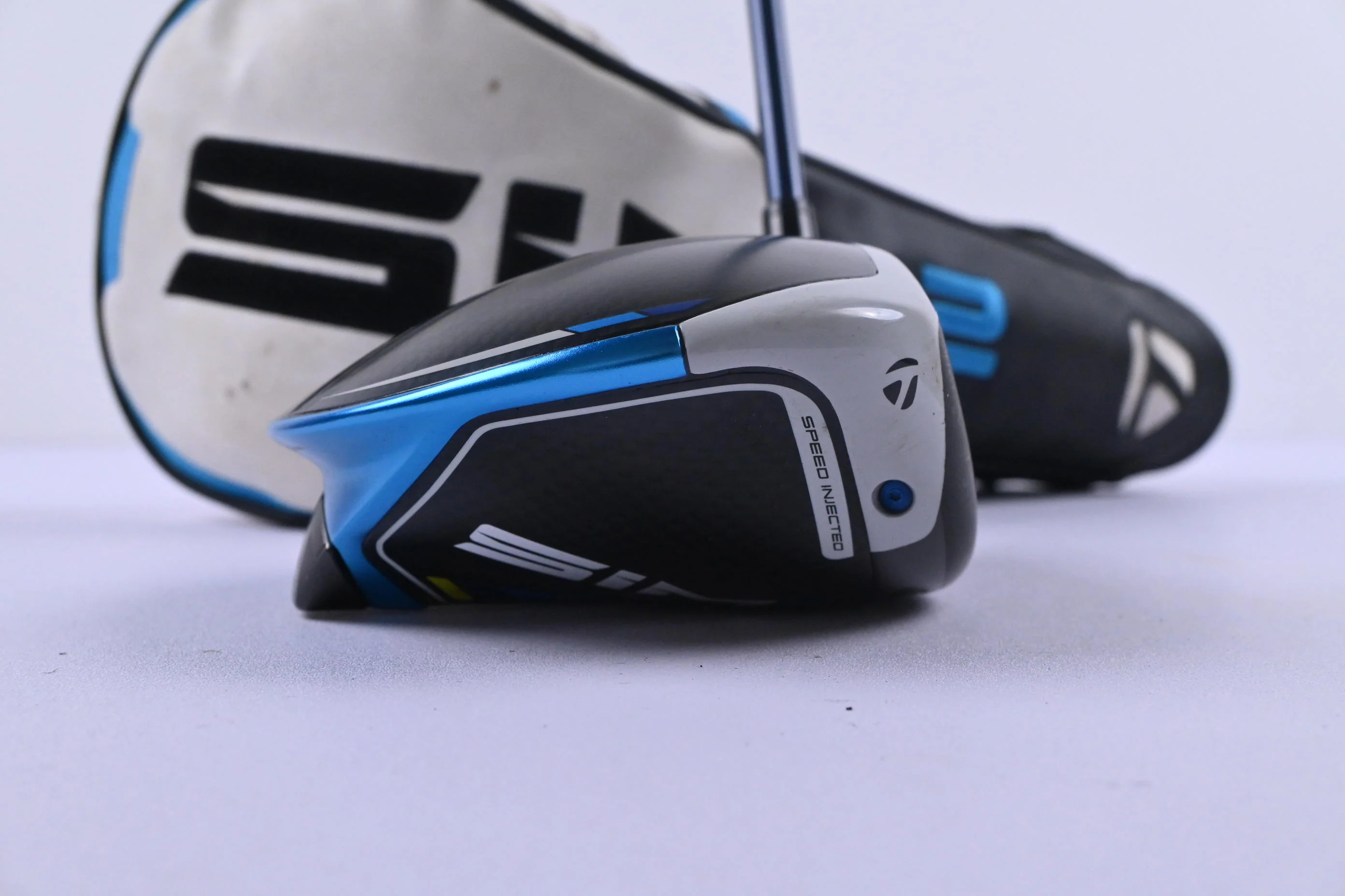 Taylormade SIM2 Max Driver / 10.5 Degree / Stiff Flex Ventus Blue 5 Shaft - Image 3