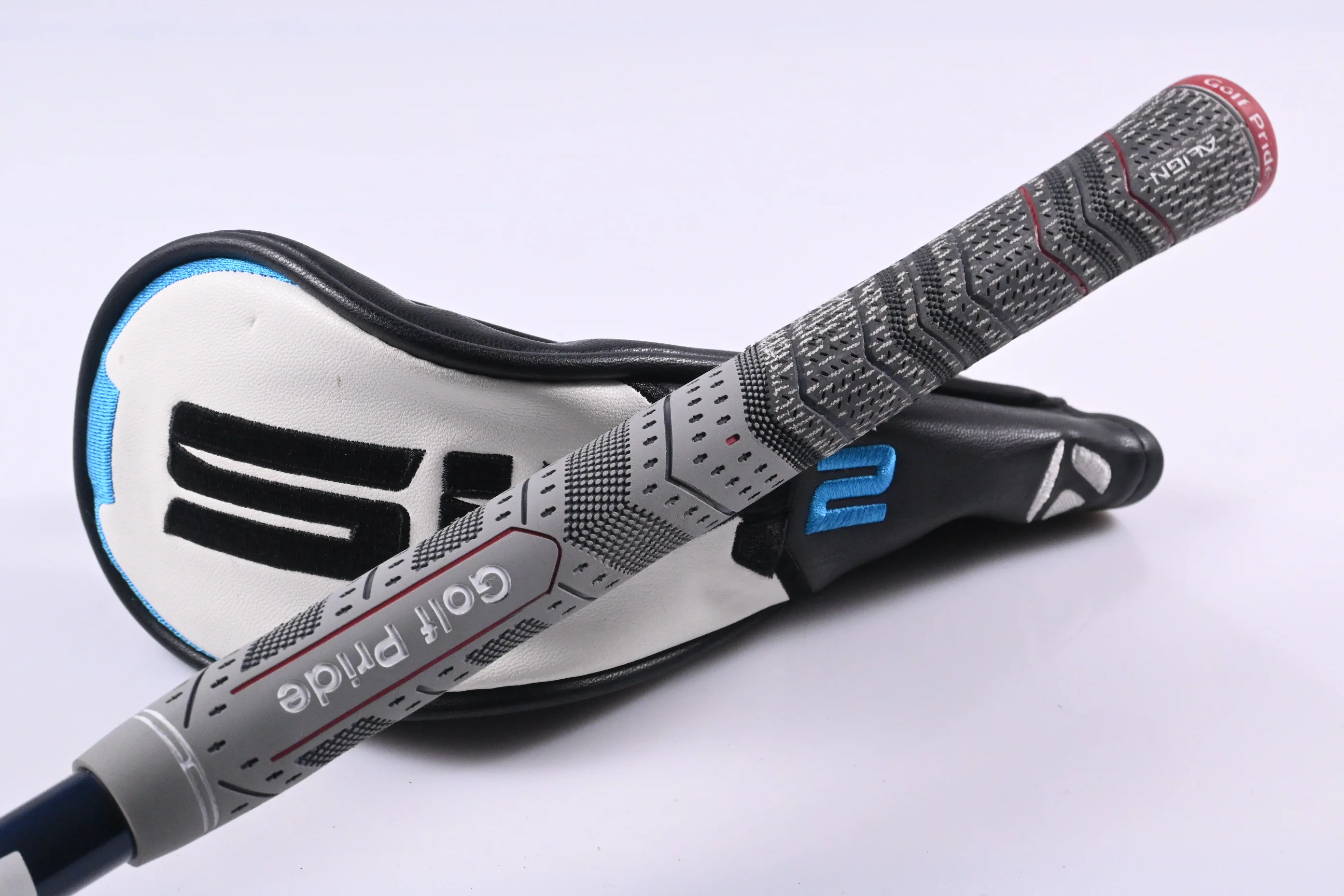 Taylormade SIM2 Max #3 Hybrid / 19 Degree / Stiff Flex Ventus Blue 7 Shaft - Image 8