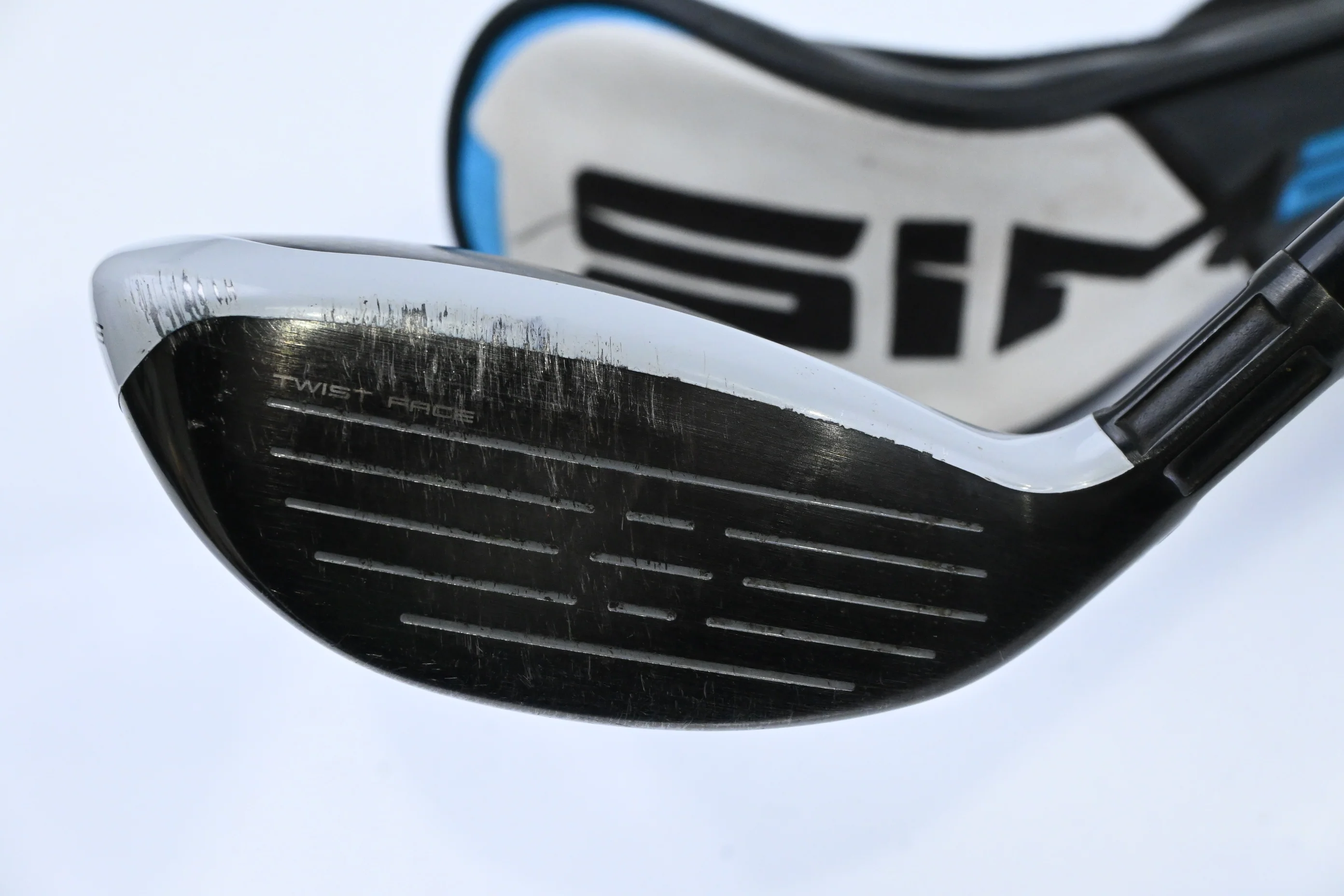 Taylormade SIM2 Max #3 Hybrid / 19 Degree / Stiff Flex Fujikura Ventus Blue 7 - Image 4
