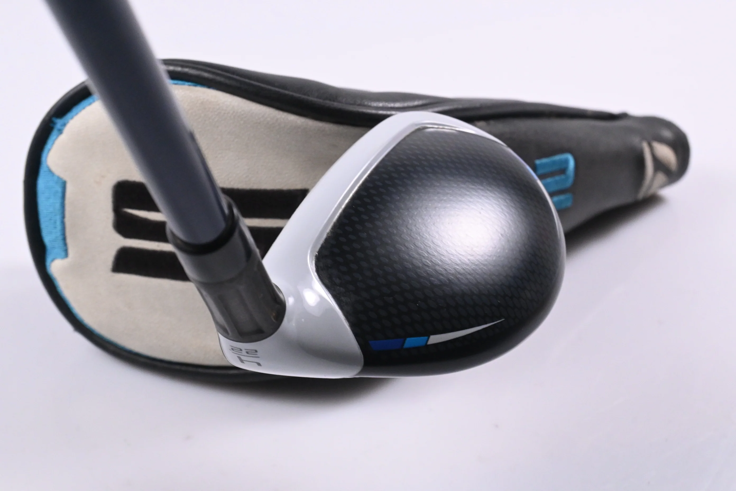 Taylormade SIM2 Max #4 Hybrid / 22 Degree / Stiff Flex Fujikura Ventus Blue 7 - Image 5