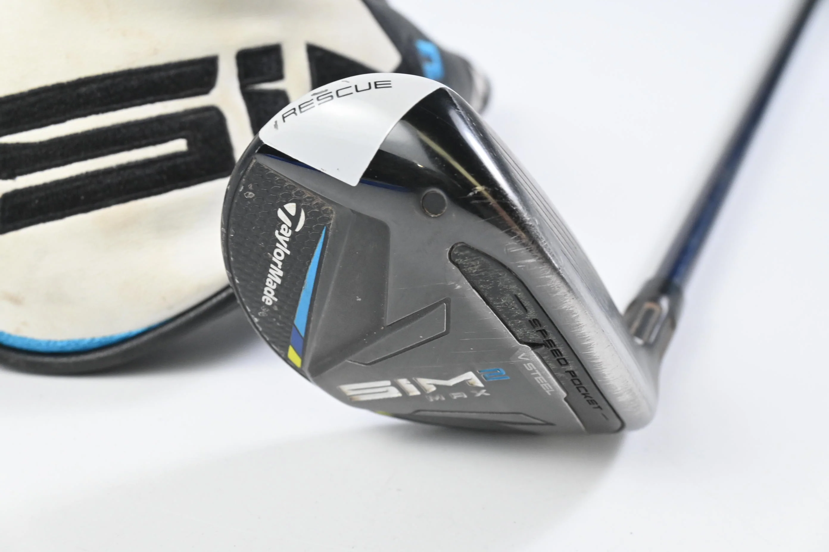 Taylormade SIM2 Max #4 Hybrid / 22 Degree / Stiff Flex Fujikura Ventus Blue 7