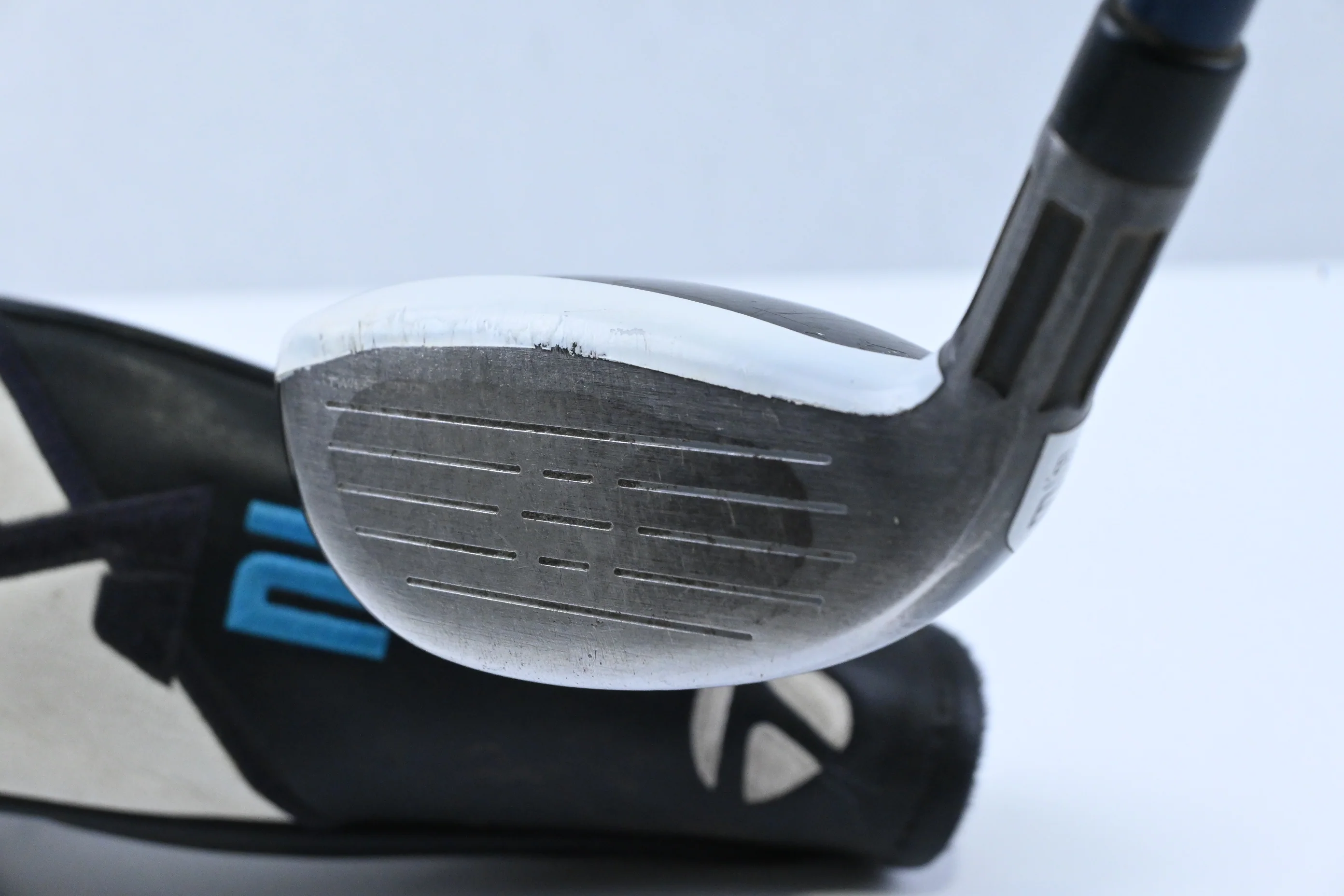 Taylormade SIM2 Max #3 Hybrid / 19 Degree / Stiff Flex Fujikura Ventus Blue 7 - Image 4
