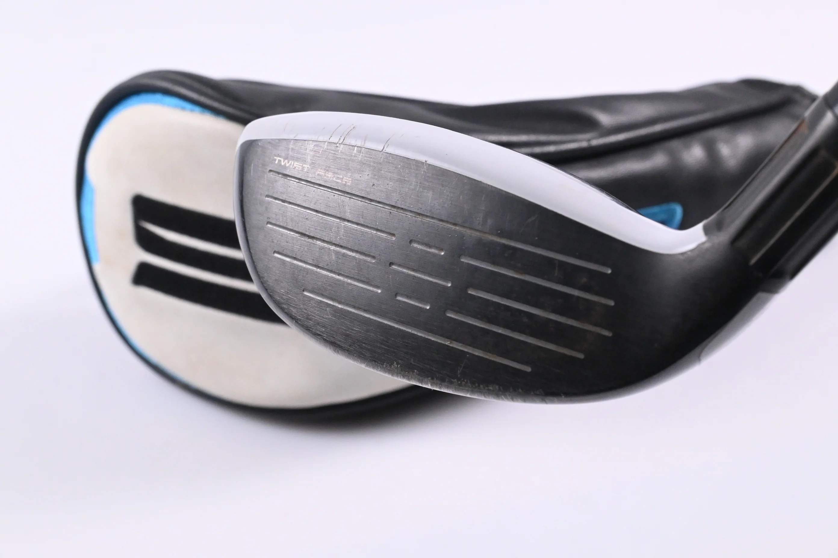 Taylormade SIM2 Max #3 Hybrid / 19 Degree / Regular Flex Ventus Blue 6 Shaft - Image 4