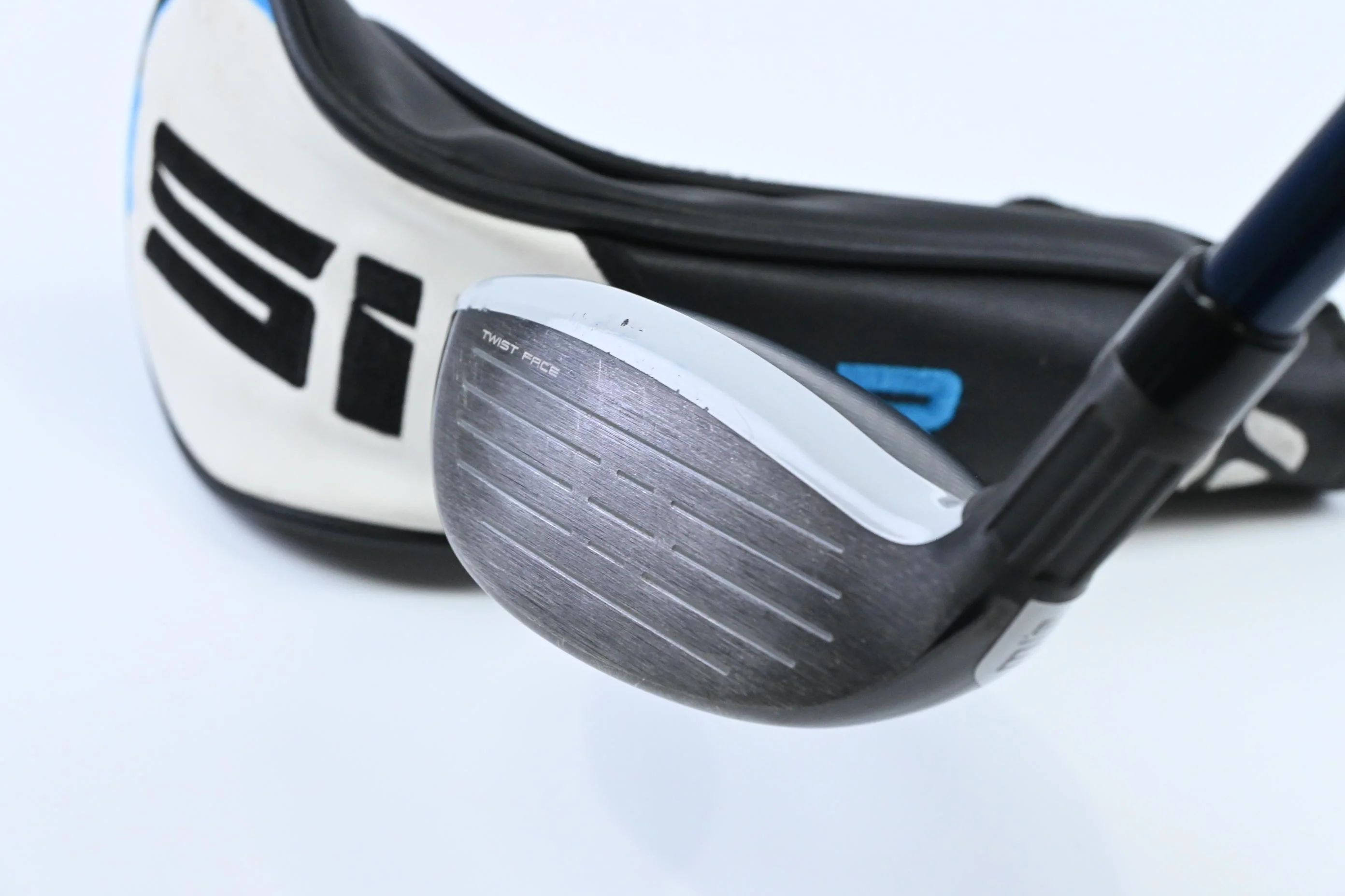 Taylormade SIM2 Max #3 Hybrid / 19 Degree / Stiff Flex Fujikura Ventus Blue 7 - Image 4