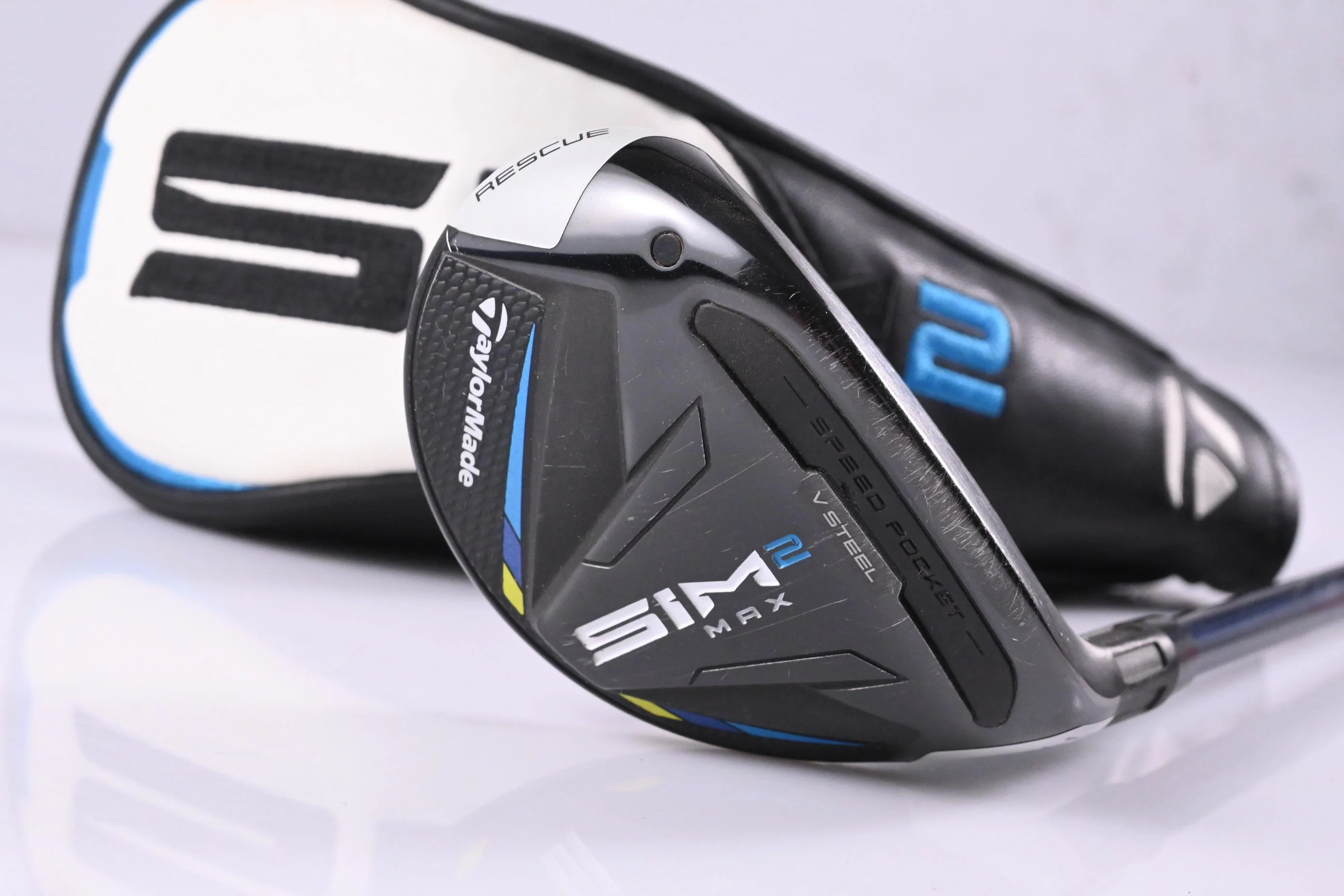 Taylormade SIM2 Max #4 Hybrid / 22 Degree / Regular Flex Fujikura Ventus Blue 6