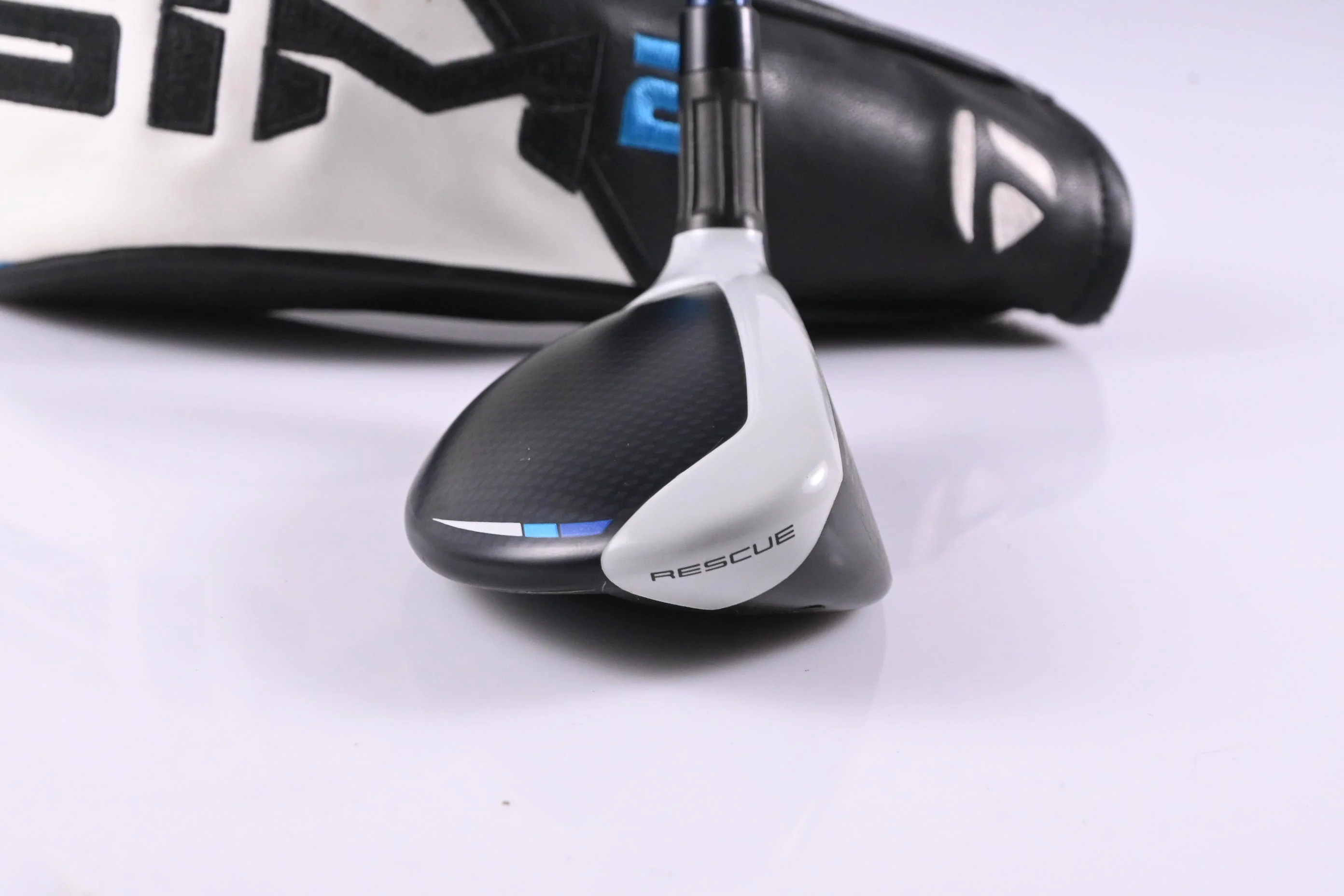 Taylormade SIM2 Max #4 Hybrid / 22 Degree / Regular Flex Fujikura Ventus Blue 6 - Image 3
