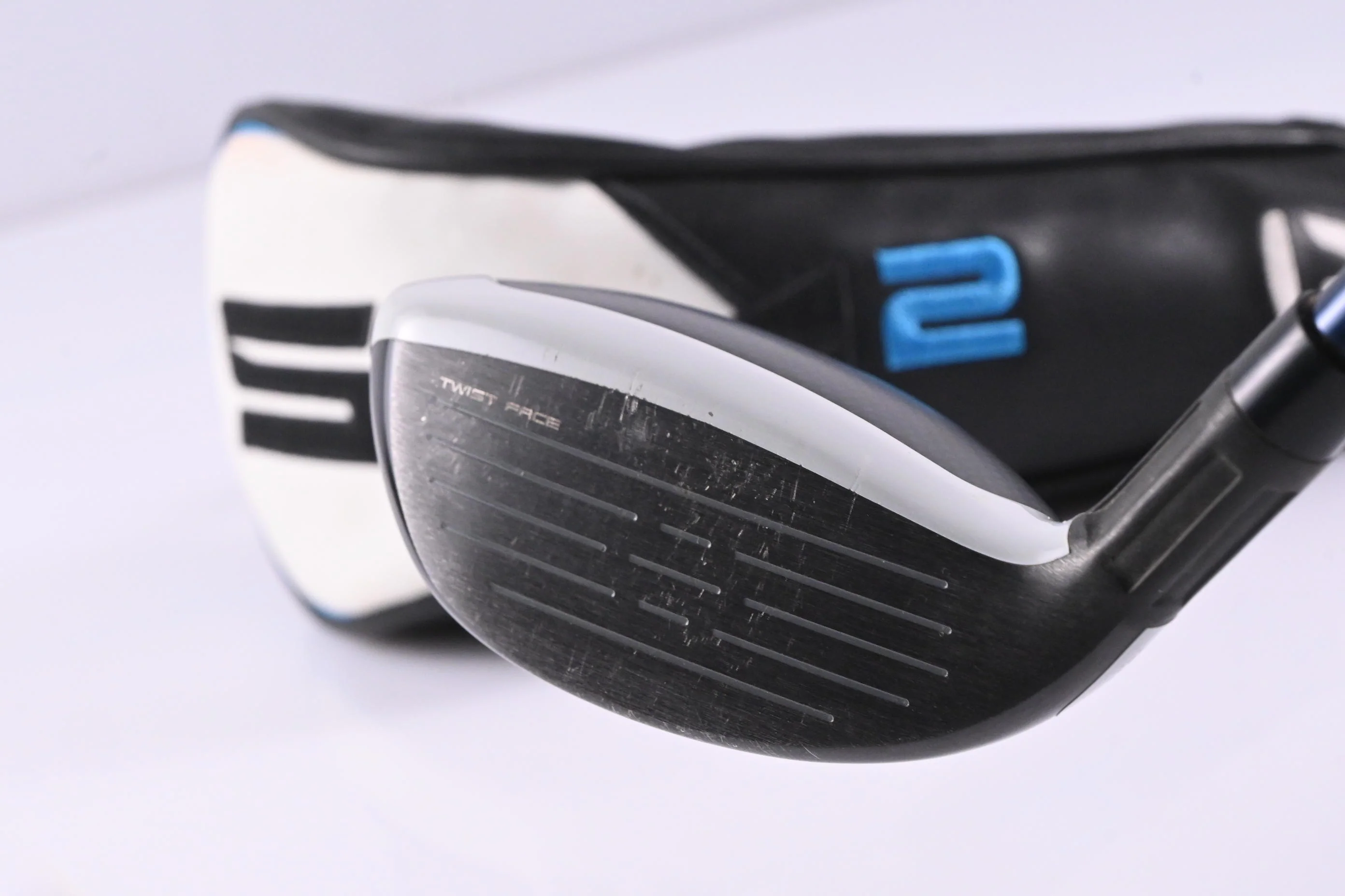 Taylormade SIM2 Max #4 Hybrid / 22 Degree / Regular Flex Fujikura Ventus Blue 6 - Image 4