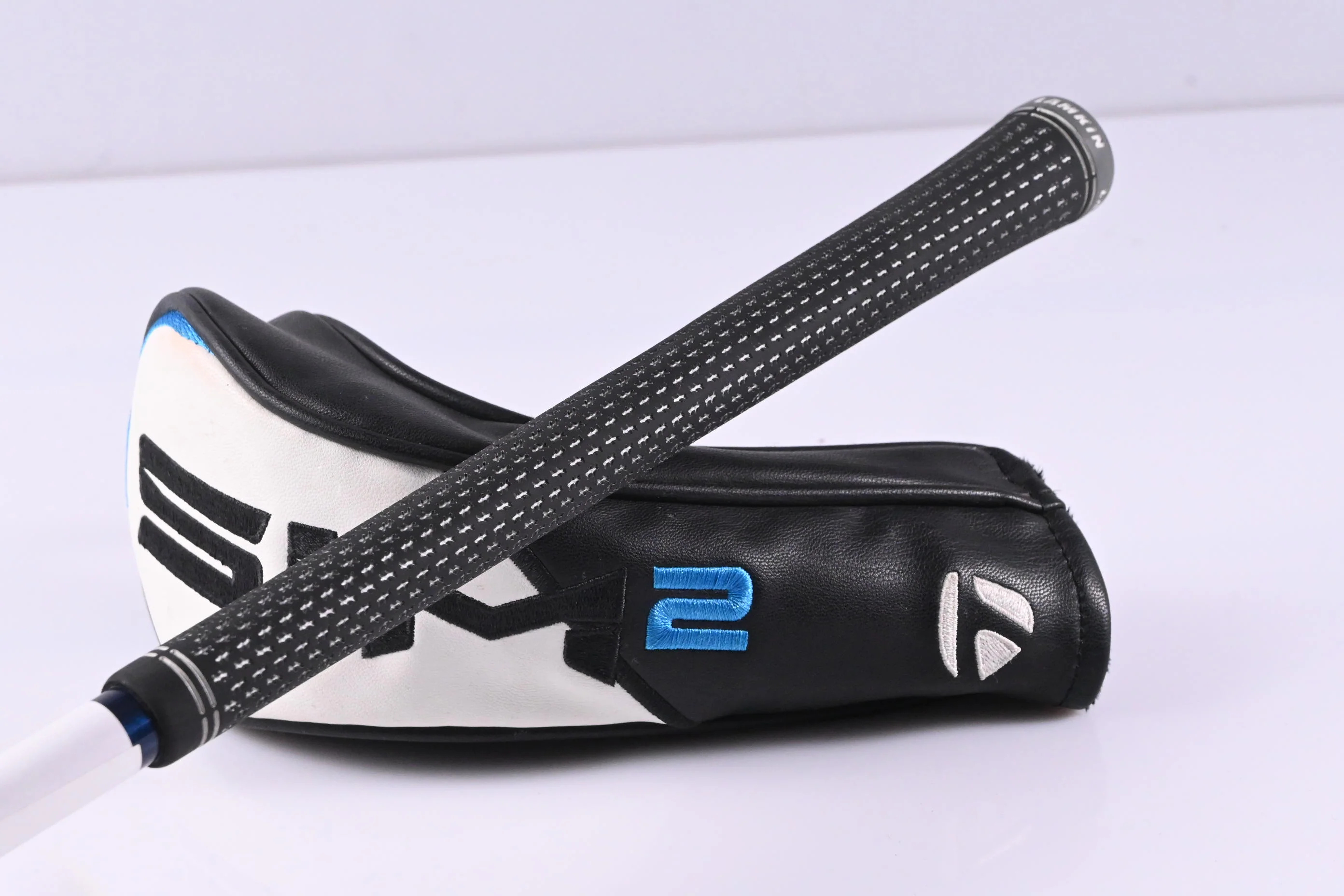 Taylormade SIM2 Max #4 Hybrid / 22 Degree / Regular Flex Fujikura Ventus Blue 6 - Image 8