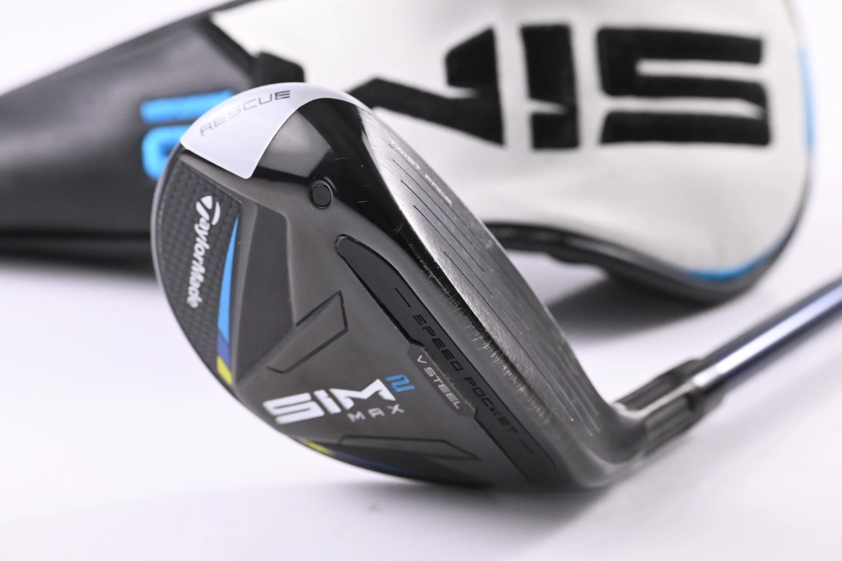 Taylormade SIM2 Max #4 Hybrid / 22 Degree / Regular Flex Fujikura Ventus Blue 6