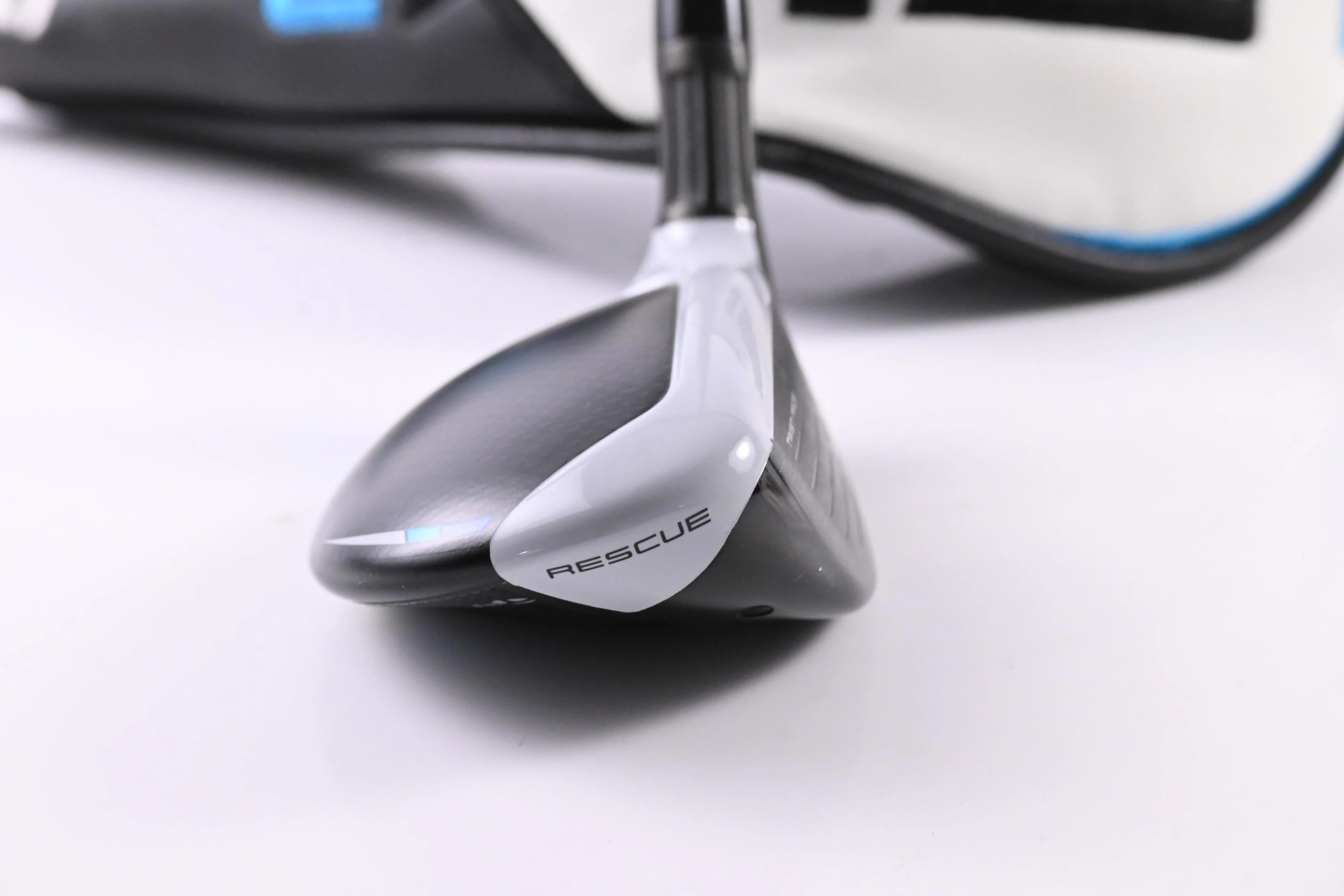 Taylormade SIM2 Max #4 Hybrid / 22 Degree / Regular Flex Fujikura Ventus Blue 6 - Image 3