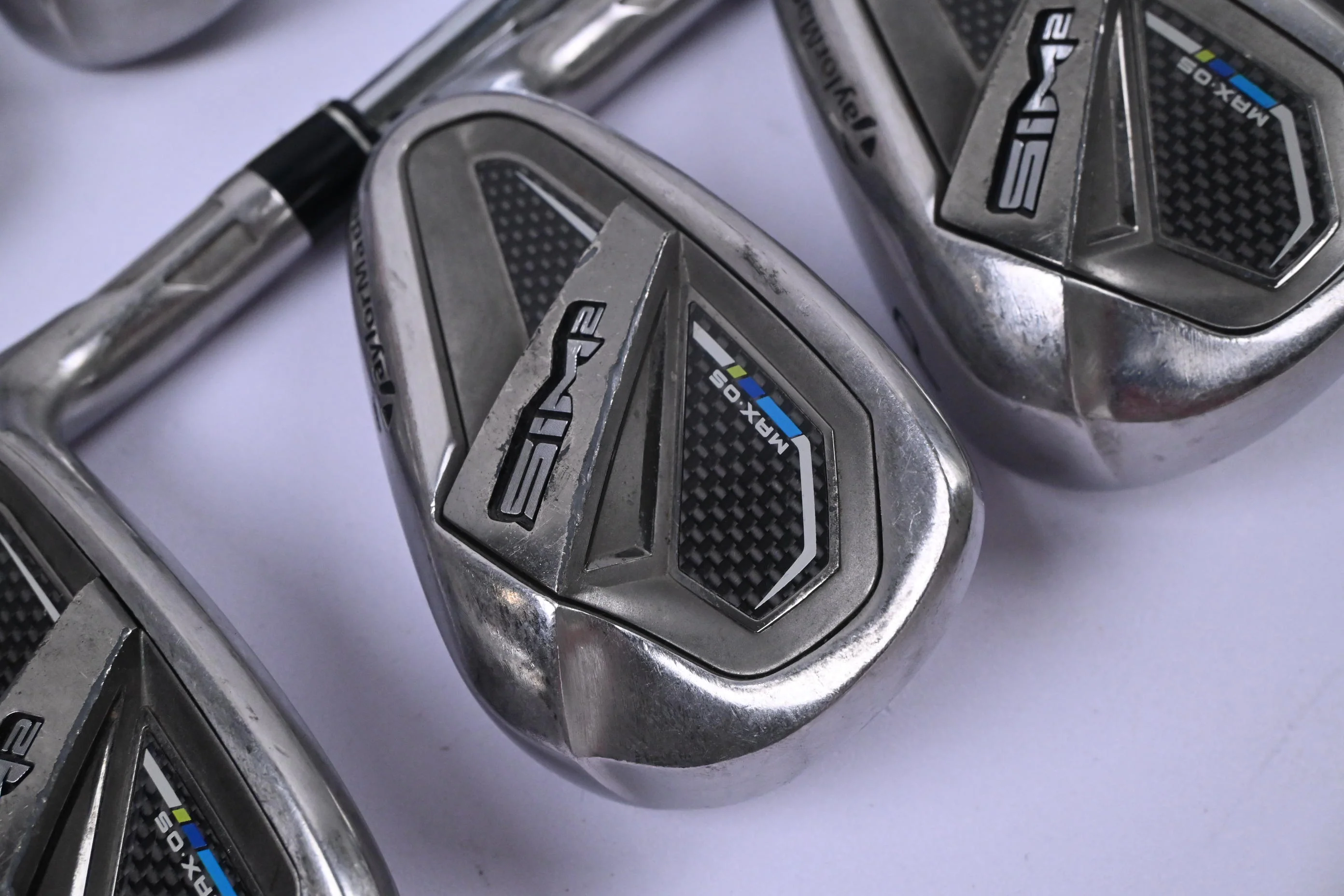 Taylormade SIM2 Max OS Irons / 4-PW+GW / Regular Flex KBS Max MT 85 Shafts
