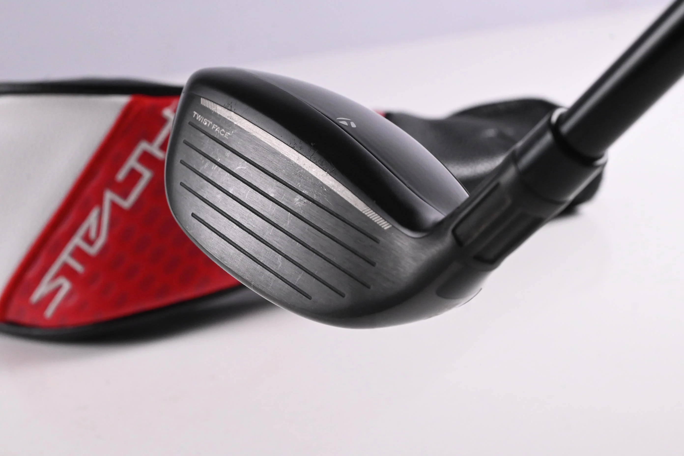 Taylormade Stealth 2 #4 Hybrid / 22 Degree / Regular Flex Fujikura Pro 60 Shaft - Image 4