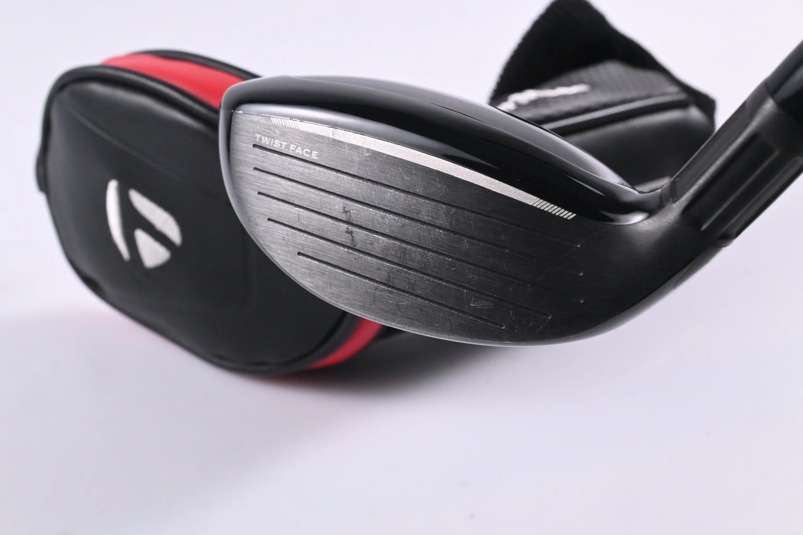 Taylormade Stealth #3 Hybrid / 19 Degree / Stiff Flex Fujikura Ventus Red 7 Shaft - Image 4
