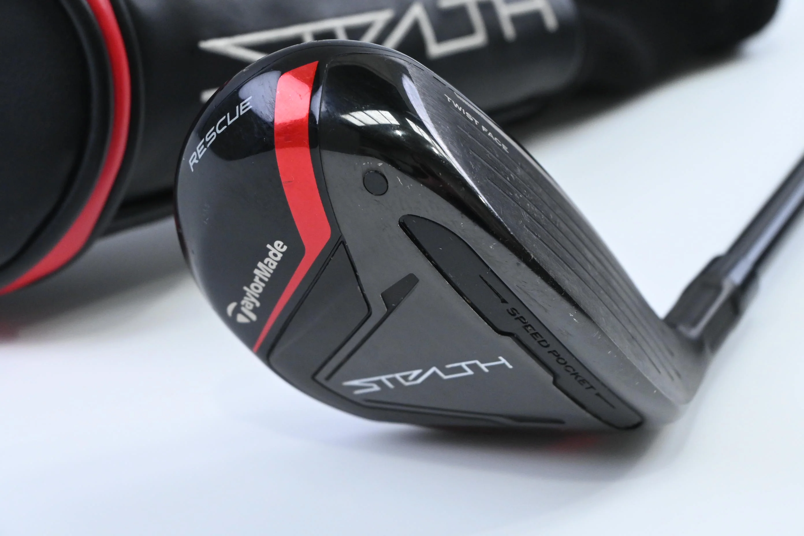 Taylormade Stealth #4 Hybrid / 22 Degree / Regular Flex Fujikura Ventus Red 6