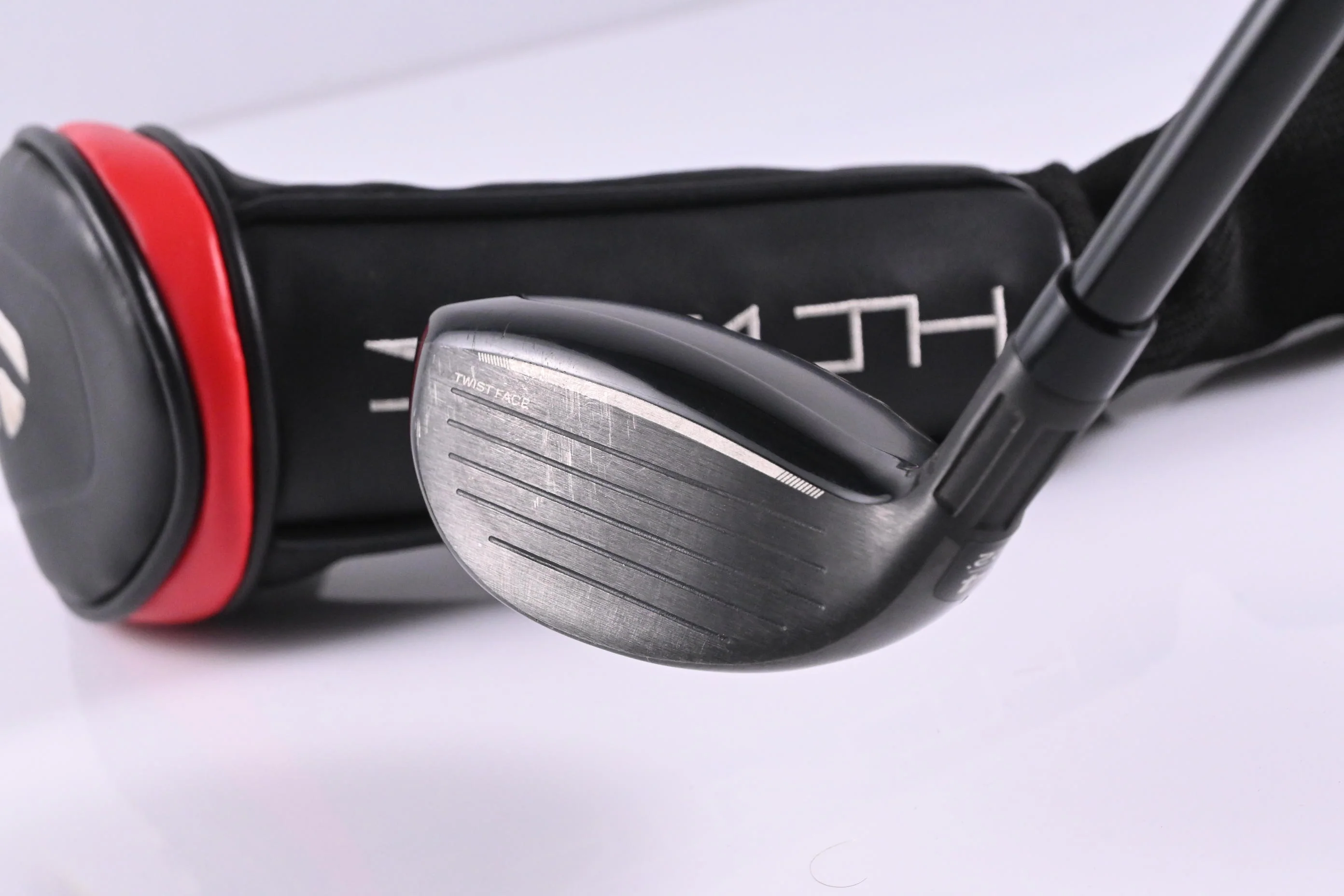 Taylormade Stealth #4 Hybrid / 22 Degree / Stiff Flex Fujikura Ventus Red 7 Shaft - Image 4