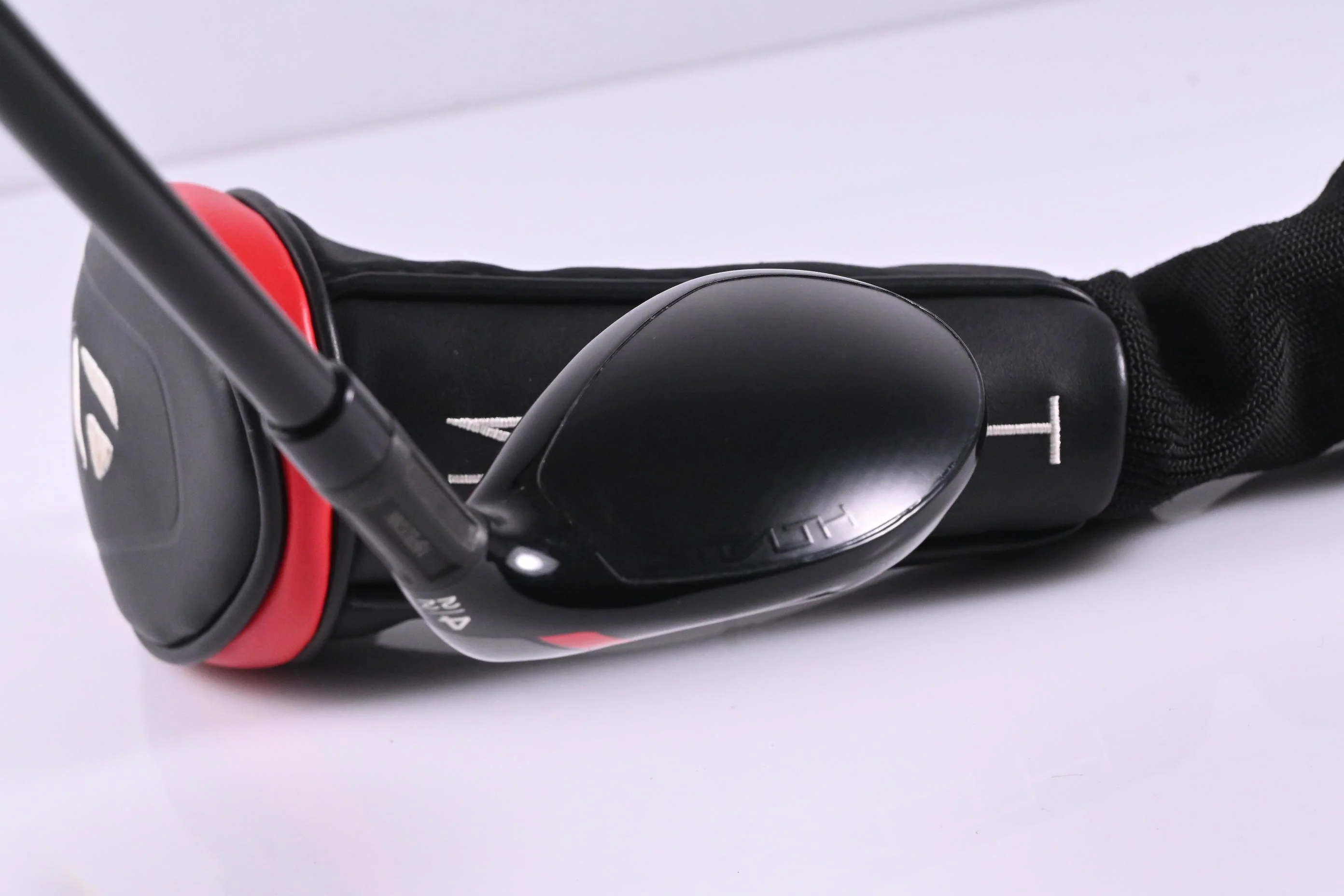 Taylormade Stealth #4 Hybrid / 22 Degree / Stiff Flex Fujikura Ventus Red 7 Shaft - Image 5