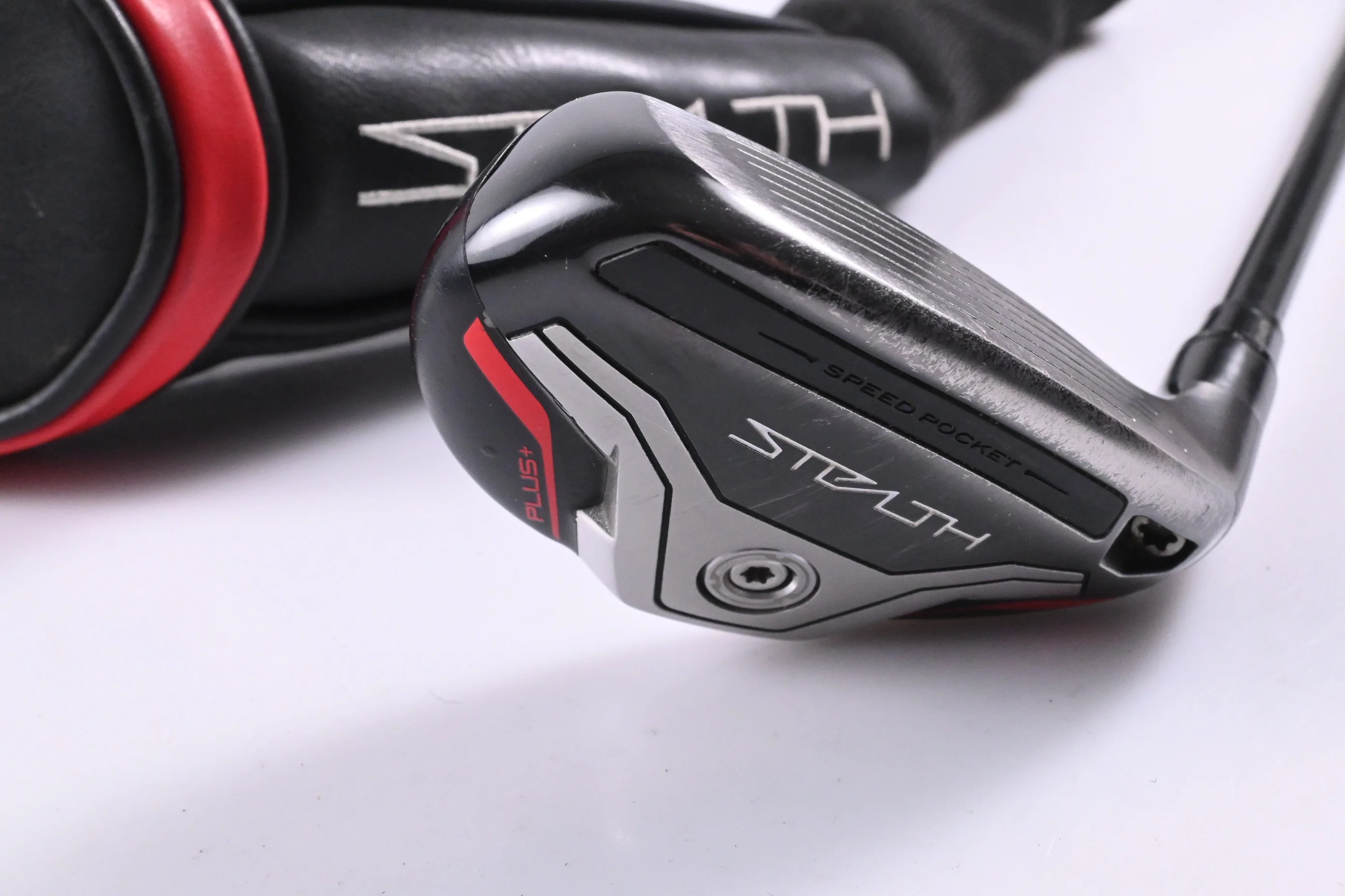 Taylormade Stealth Plus #4 Hybrid / 22 Degree / Regular Flex HZRDUS Smoke Red