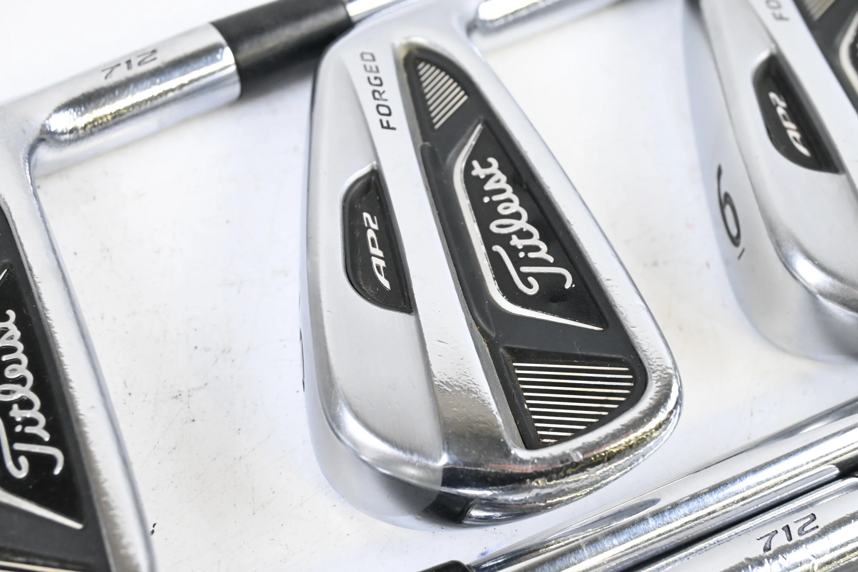 Titleist 712 AP2 Irons / 4-9i / Regular Flex Dynamic Gold R300 Shafts