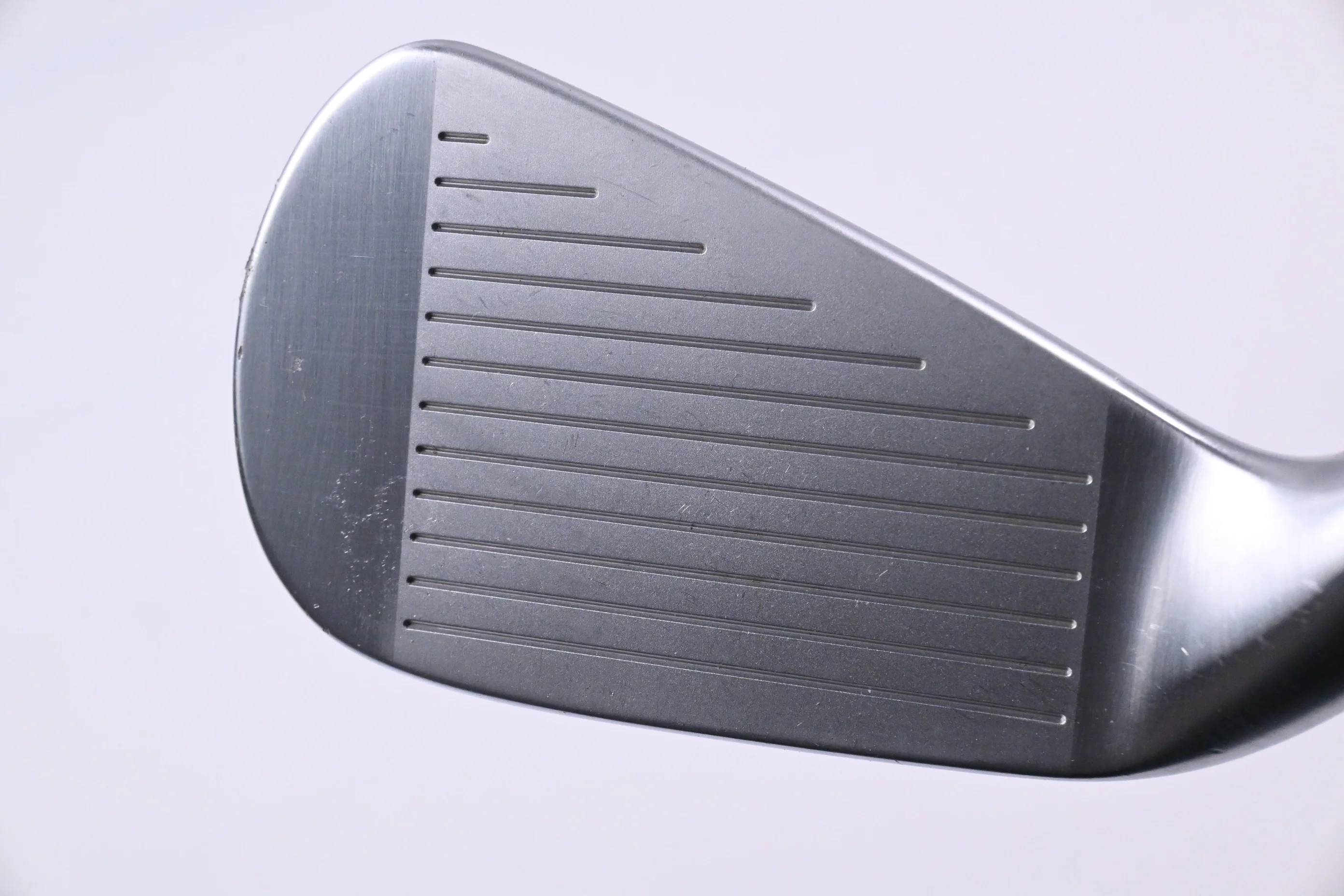 Titleist 712U #2 Iron / 18 Degree / Stiff Flex Project X Precision Shaft - Image 2