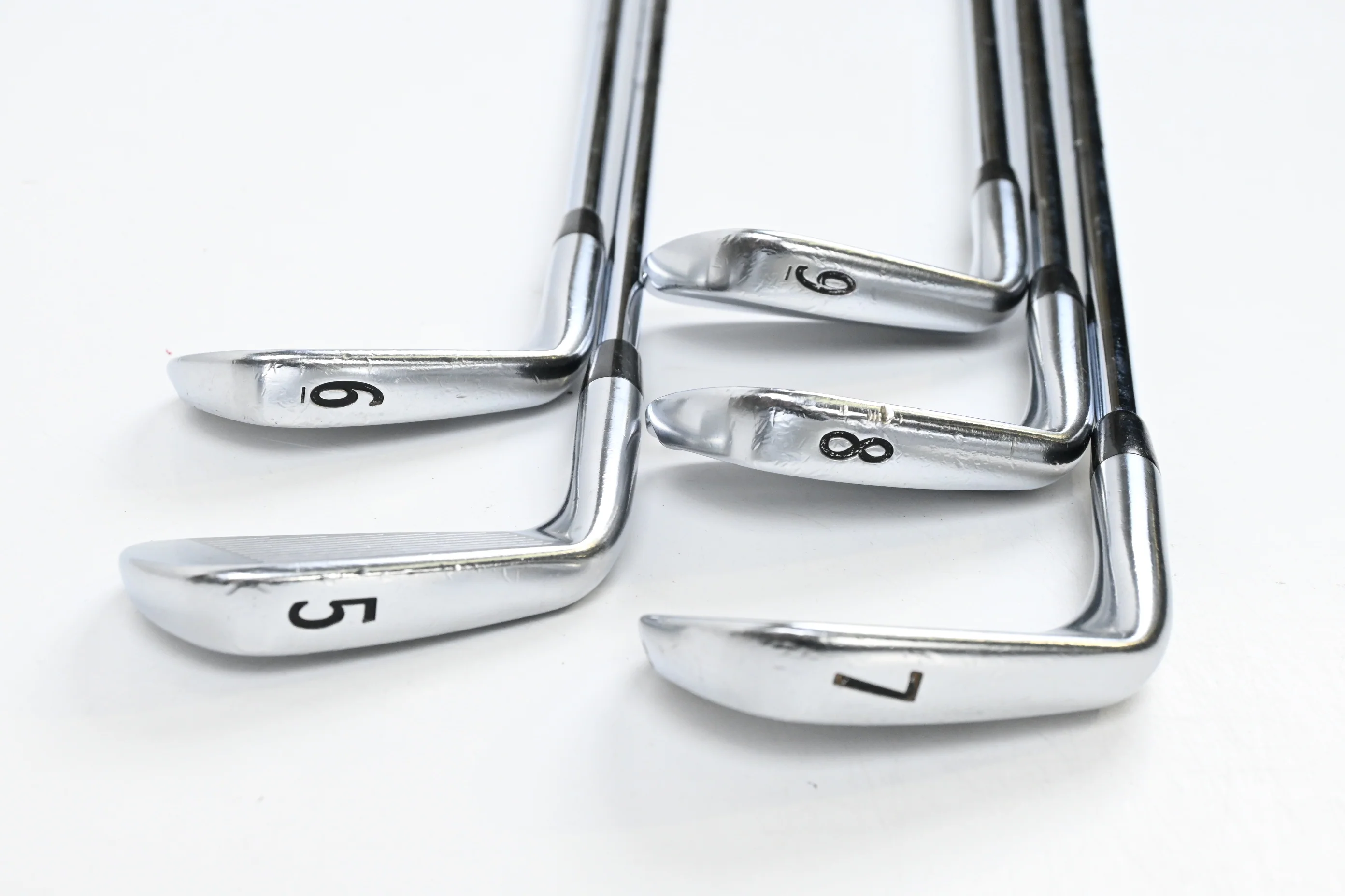 Titleist 714 MB Irons / 5-9i / Stiff Flex Dynamic Gold S300 Steel Shafts - Image 4