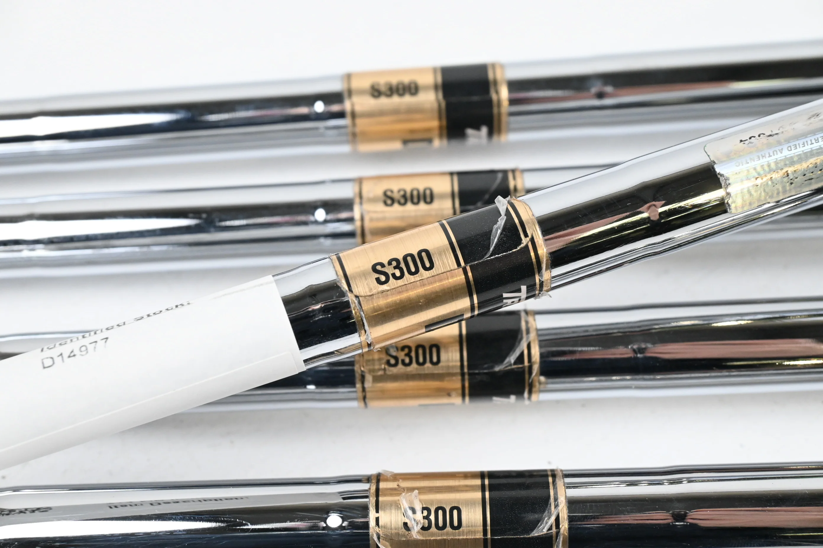 Titleist 714 MB Irons / 5-9i / Stiff Flex Dynamic Gold S300 Steel Shafts - Image 5