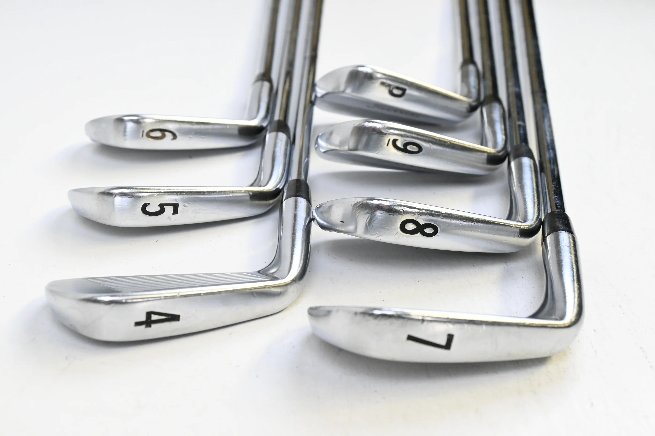 Titleist 714 MB Irons / 4-PW / Stiff Flex Dynamic Gold S300 Shafts - Image 4